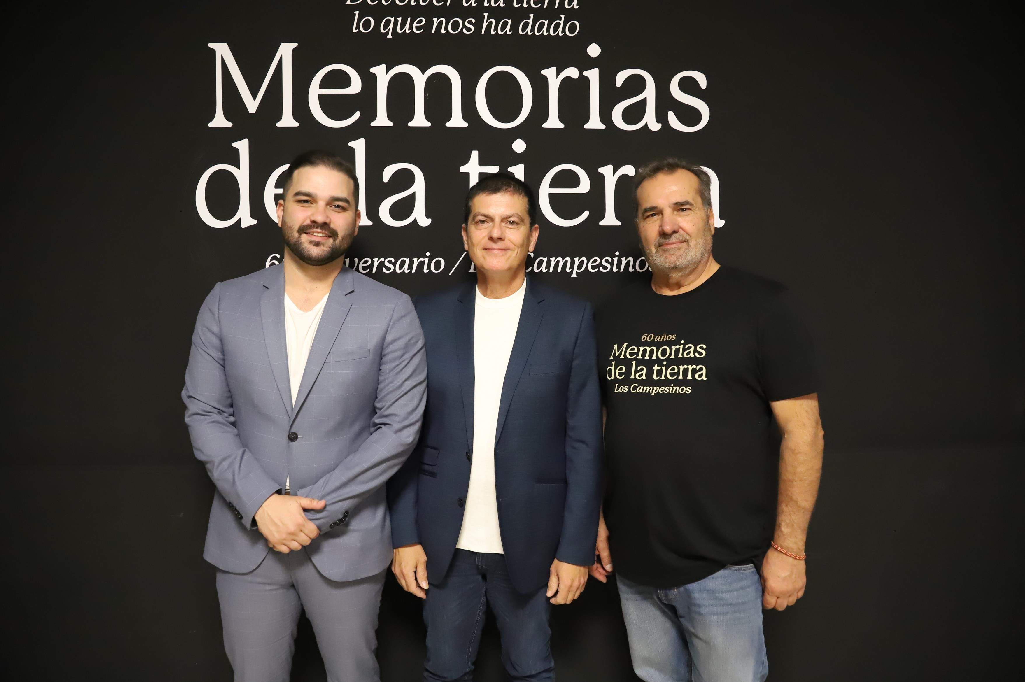 La agrupación folklórica durante la presentación de 'Memorias de la Tierra' La agrupación folklórica durante la presentación de 'Memorias de la Tierra'