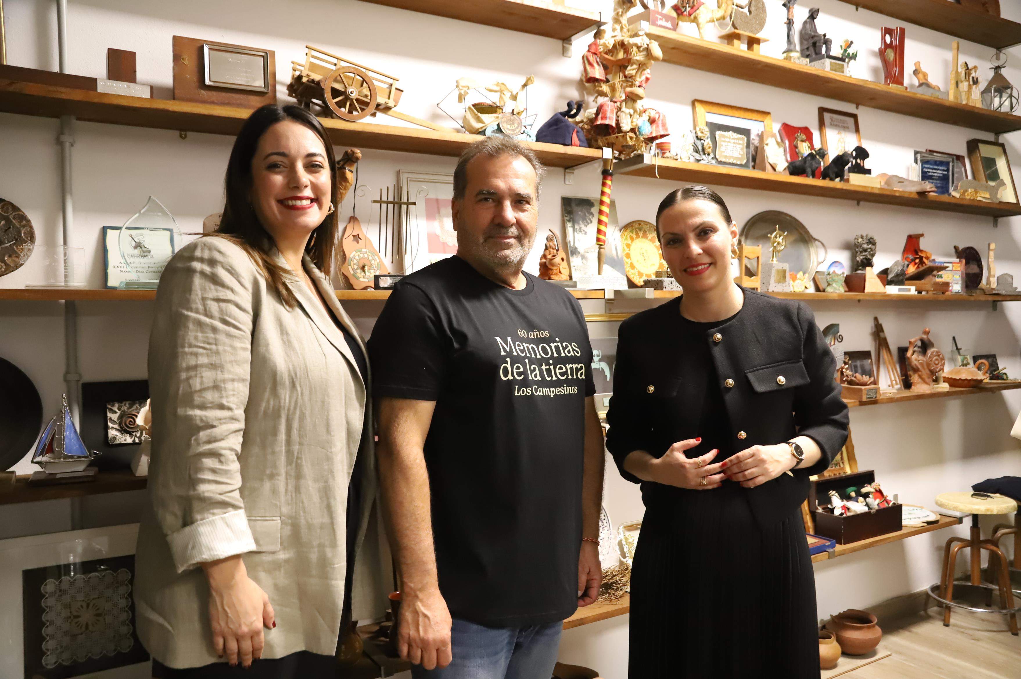 La agrupación folklórica durante la presentación de 'Memorias de la Tierra' La agrupación folklórica durante la presentación de 'Memorias de la Tierra'