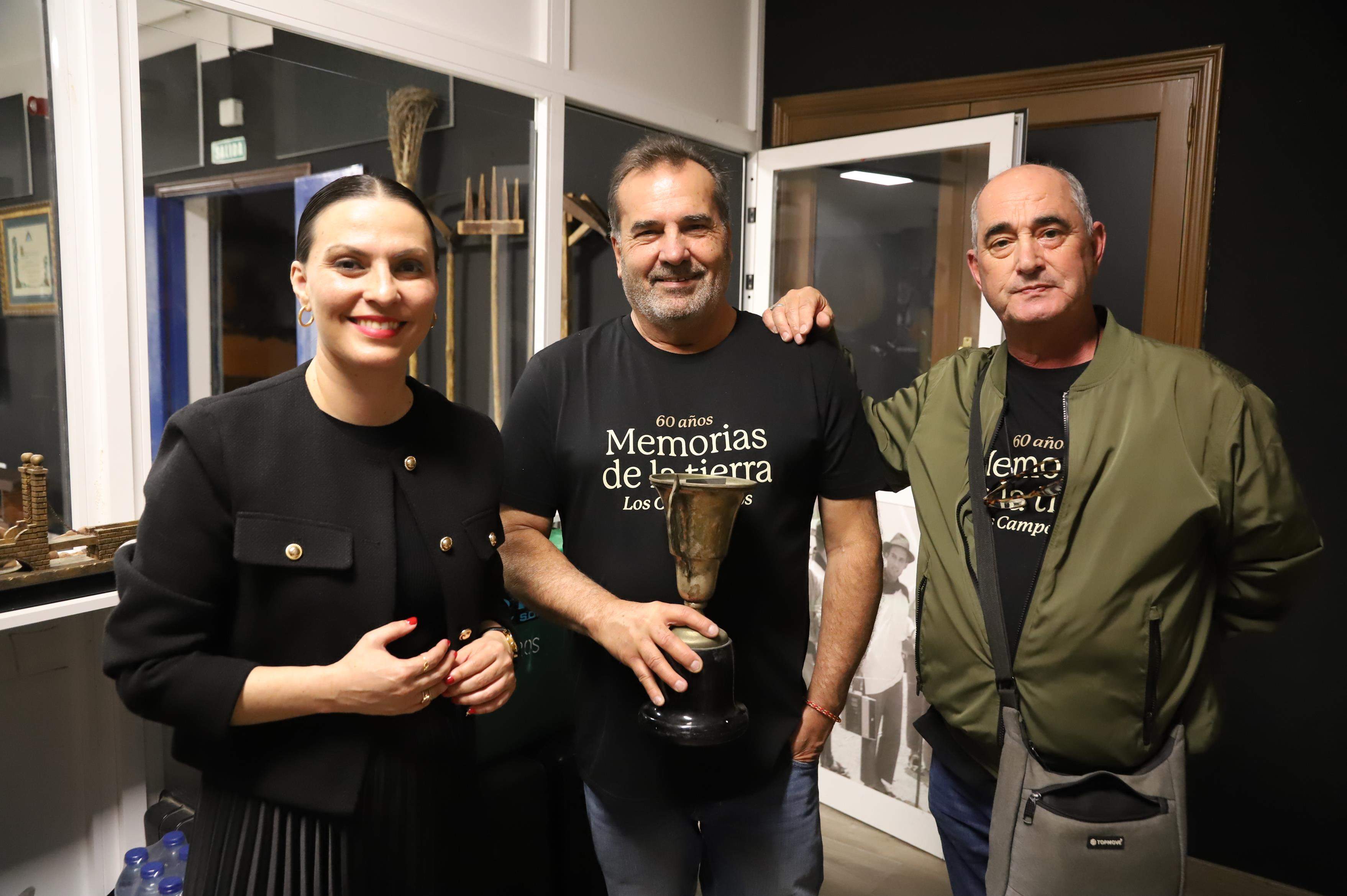 La agrupación folklórica durante la presentación de 'Memorias de la Tierra' La agrupación folklórica durante la presentación de 'Memorias de la Tierra'
