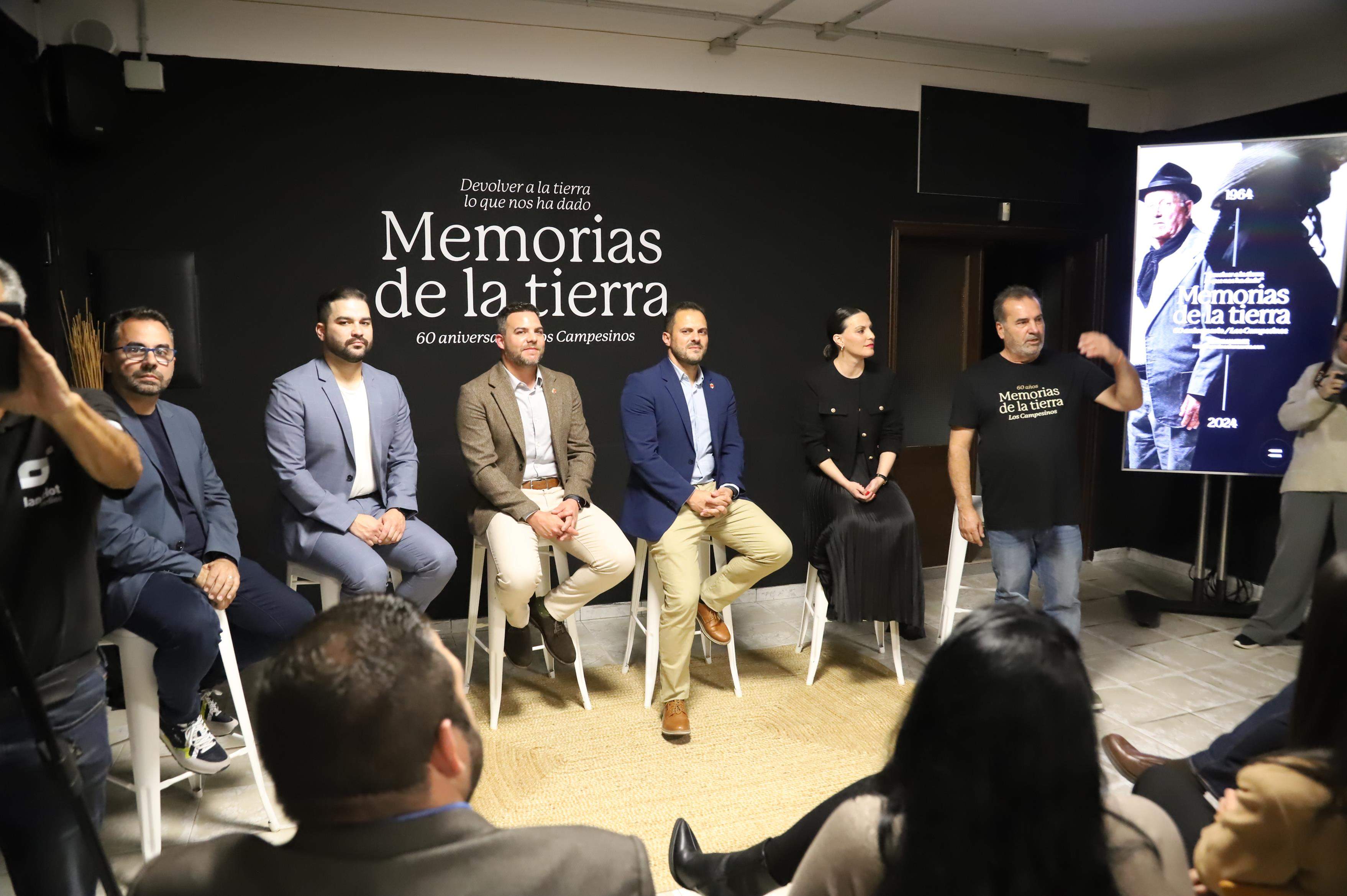 La agrupación folklórica durante la presentación de 'Memorias de la Tierra' La agrupación folklórica durante la presentación de 'Memorias de la Tierra'