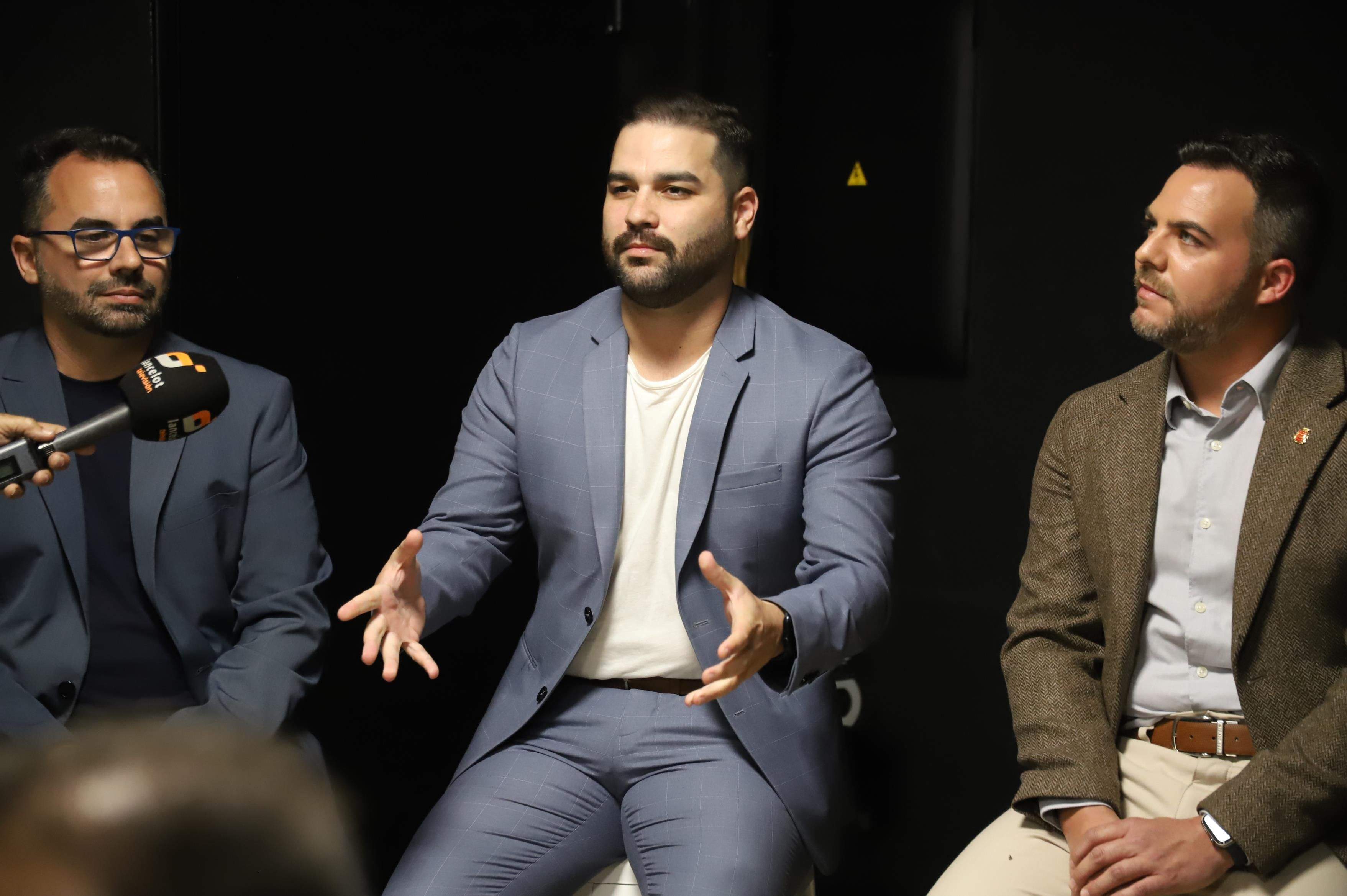 La agrupación folklórica durante la presentación de 'Memorias de la Tierra' La agrupación folklórica durante la presentación de 'Memorias de la Tierra'