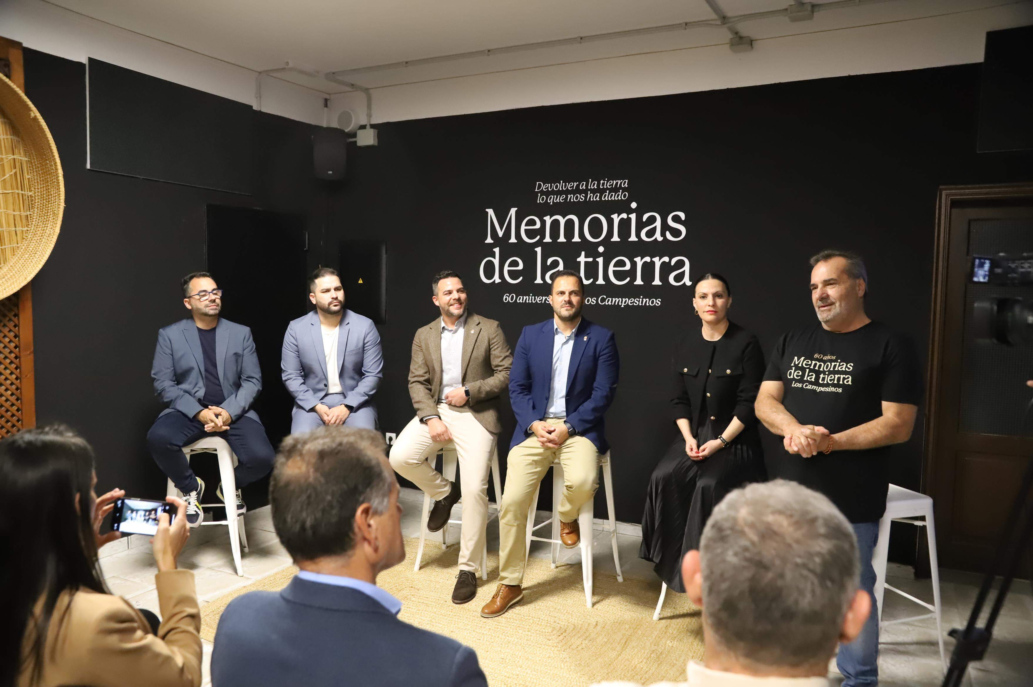 La agrupación folklórica durante la presentación de 'Memorias de la Tierra' La agrupación folklórica durante la presentación de 'Memorias de la Tierra'