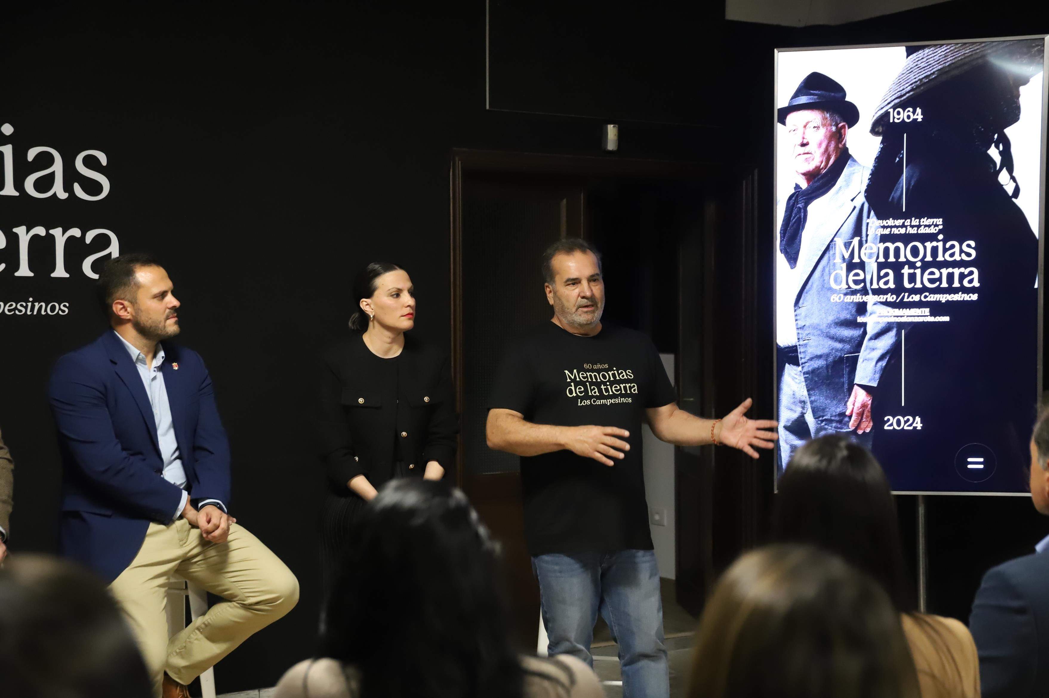 La agrupación folklórica durante la presentación de 'Memorias de la Tierra' La agrupación folklórica durante la presentación de 'Memorias de la Tierra'