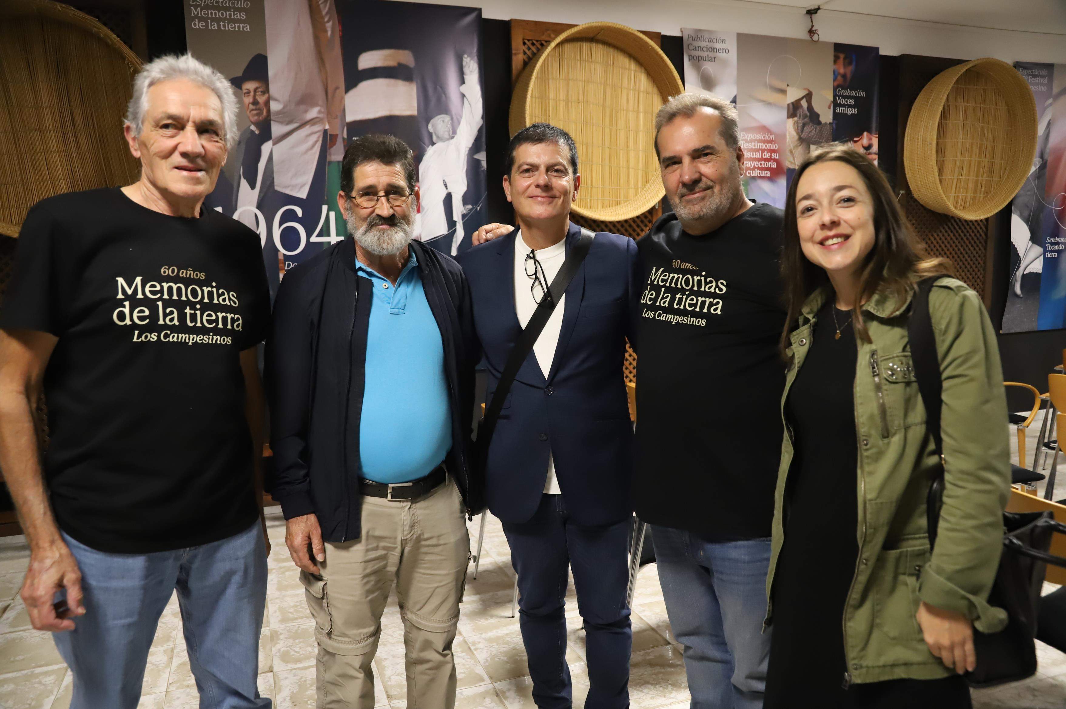 La agrupación folklórica durante la presentación de 'Memorias de la Tierra' La agrupación folklórica durante la presentación de 'Memorias de la Tierra'
