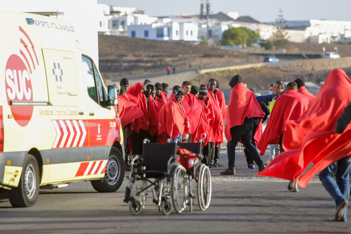 Atención a migrantes en Puerto Naos  (Fotos: Juan Mateos)