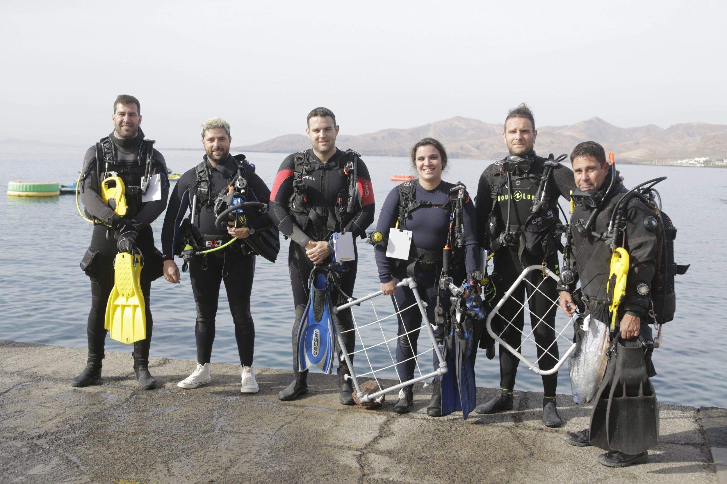Scientists from the 'Amplía Project' dive in the waters of Lanzarote. Photo: Juan Mateos. Scientists from the 'Amplía Project' dive in the waters of Lanzarote. Photo: Juan Mateos.