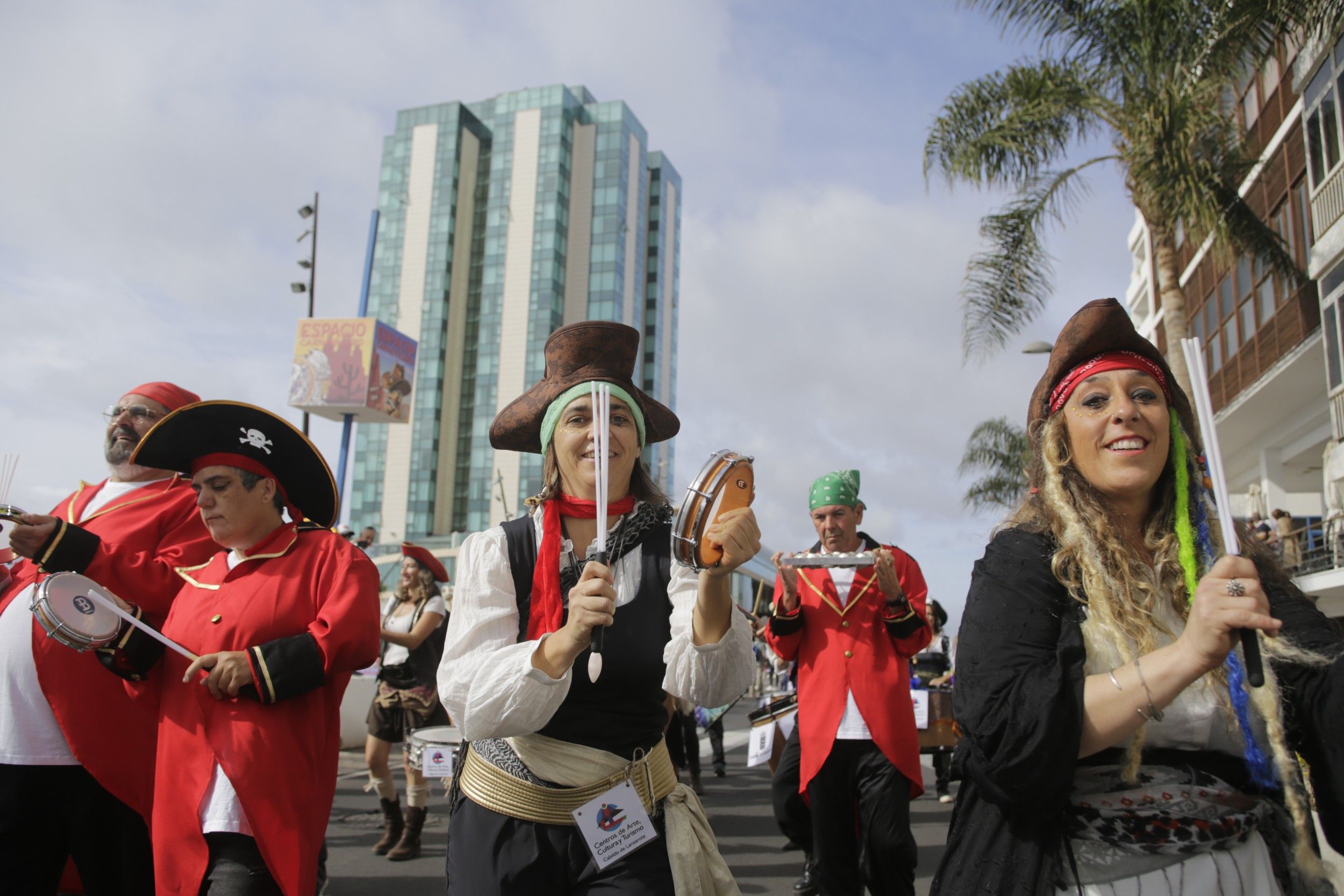 Pasacalles de Carnaval de Arrecife, 2024 (Fotos: Juan Mateos)