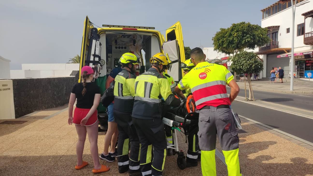 Rescate accidentado en Puerto del Carmen