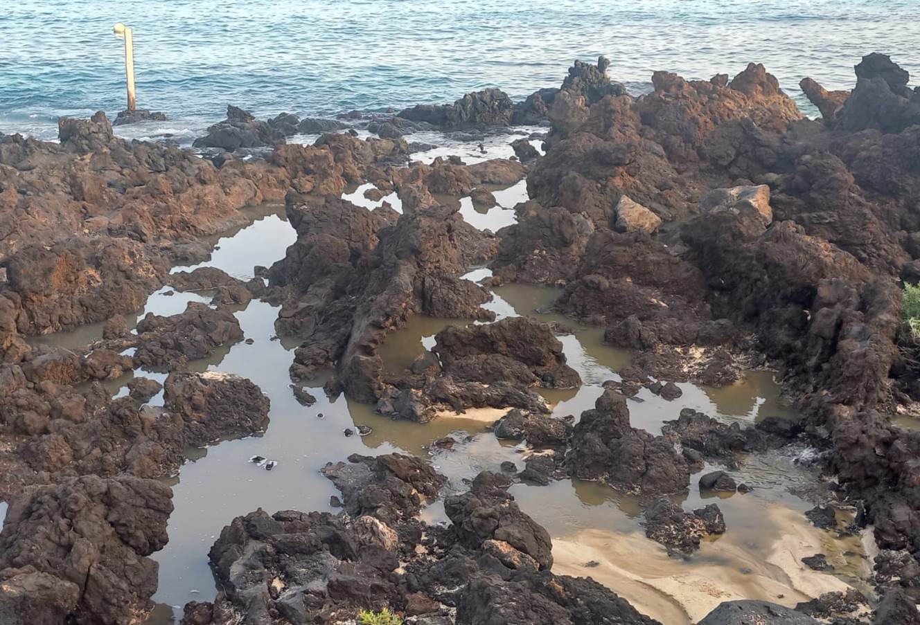 Vertido aguas fecales en Punta Mujeres