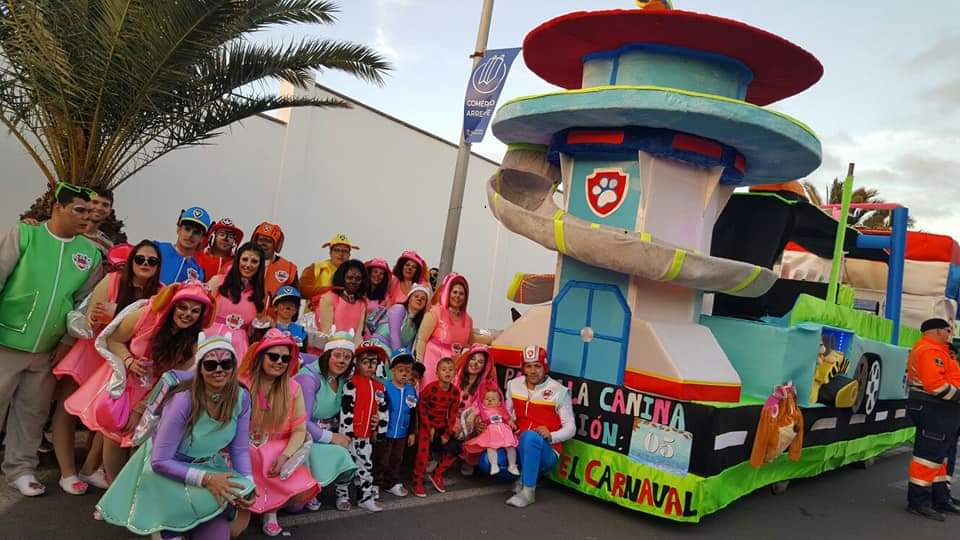 Las carrozas en los Carnavales de otros años Las carrozas en los Carnavales de otros años