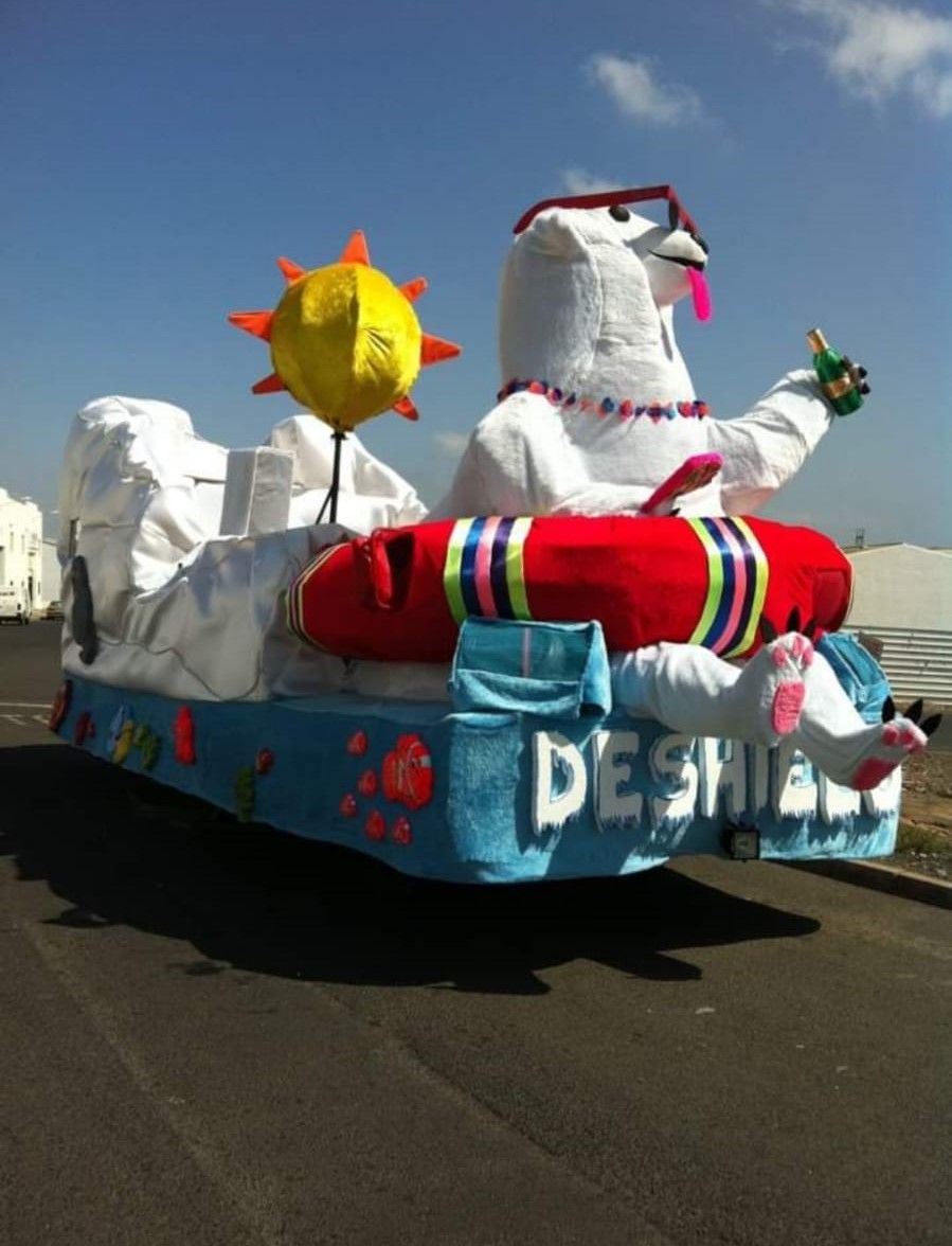 Las carrozas en los Carnavales de otros años Las carrozas en los Carnavales de otros años