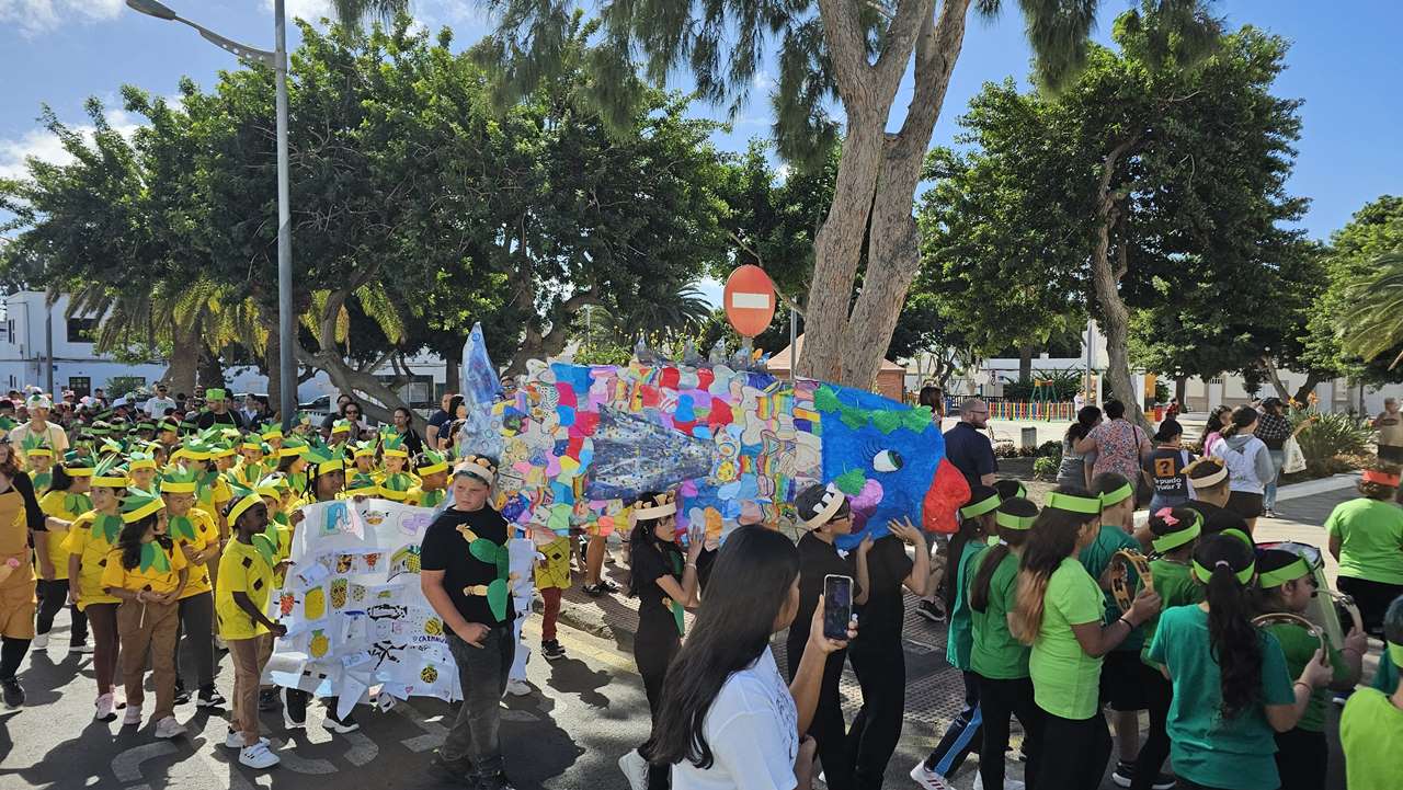 Pasacalle carnaval escolar de Arrecife