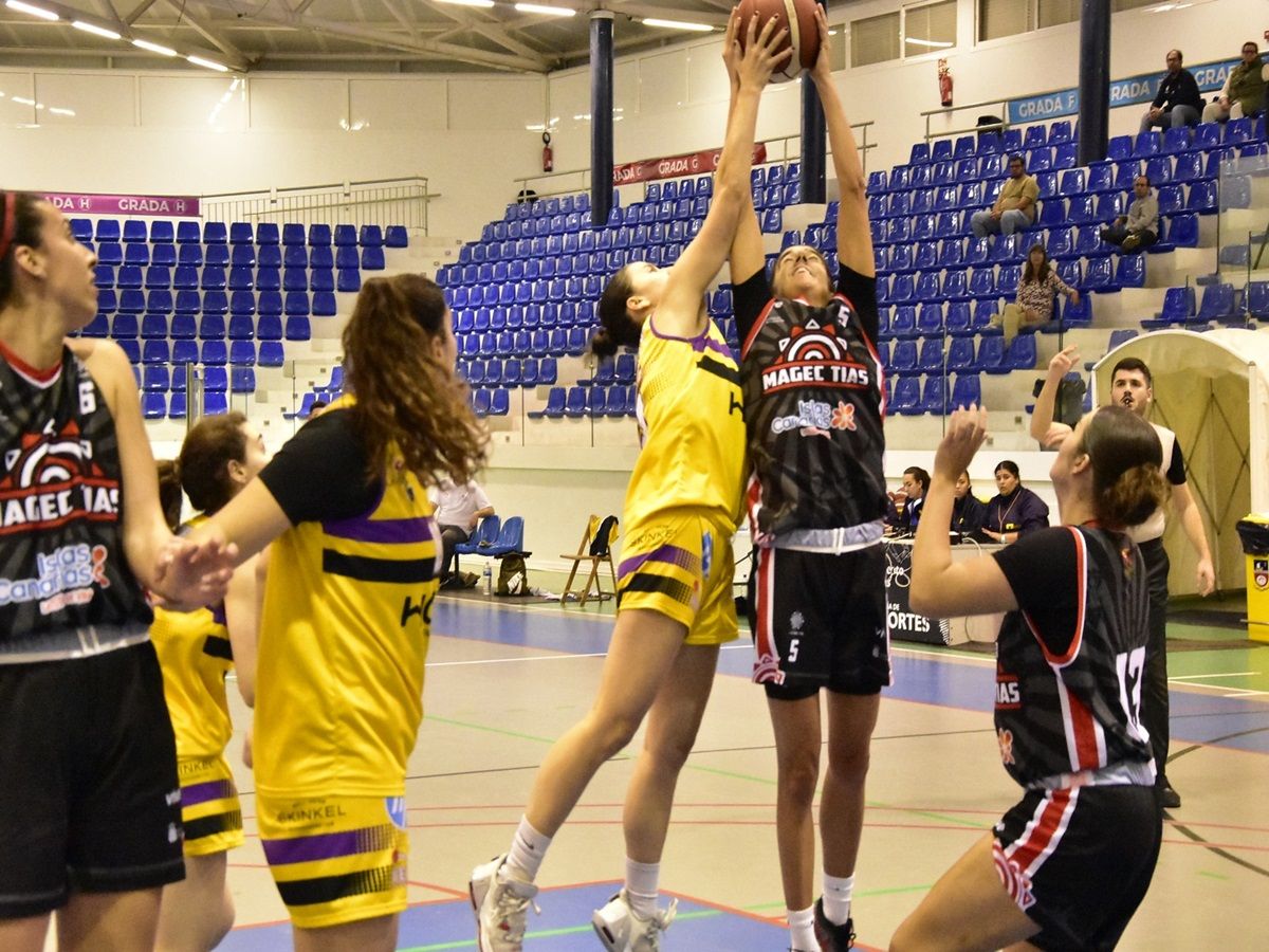 Partido entre el Magec Tías y el Homs UE Mataró Femení Maresme