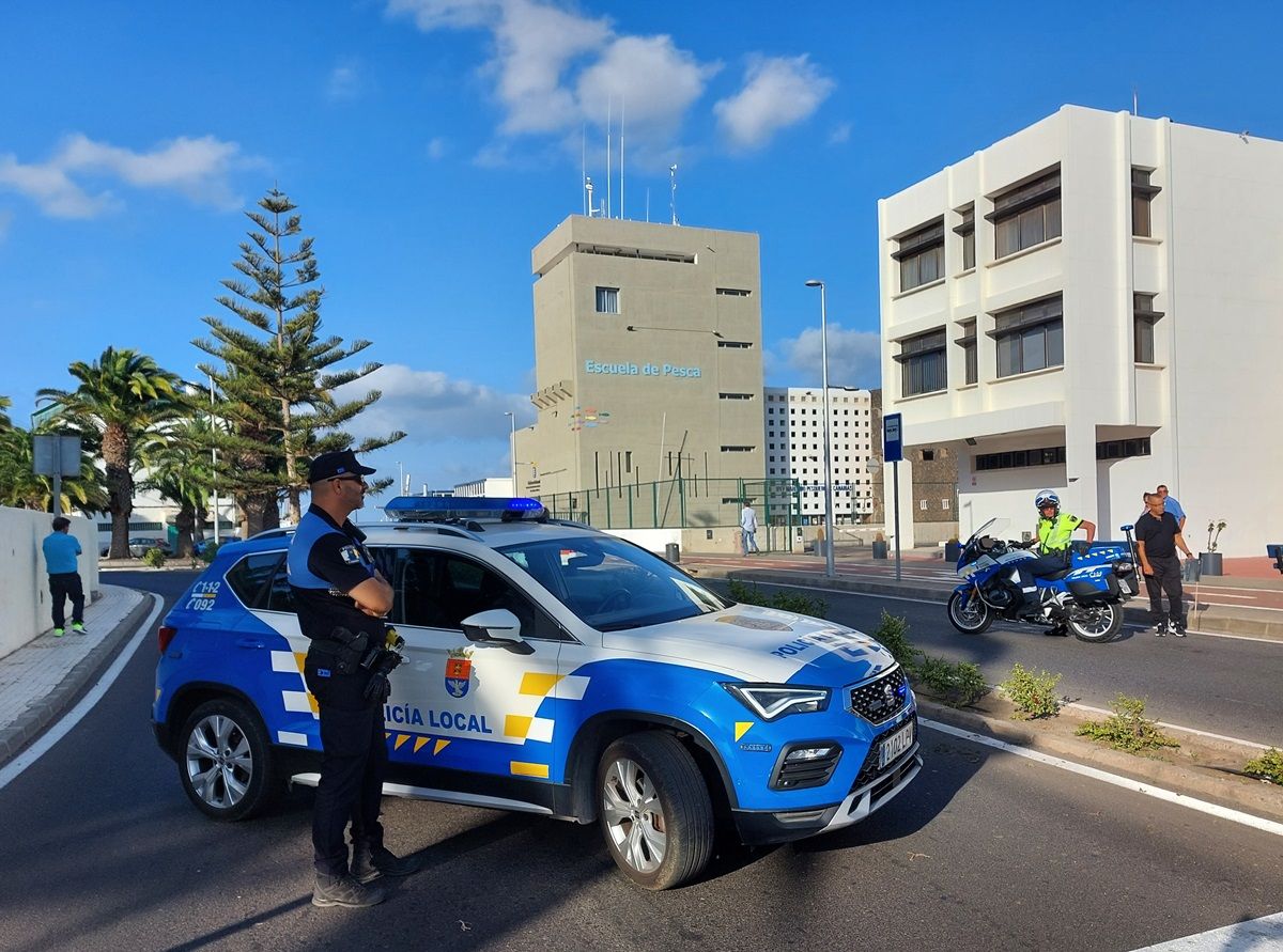 Agentes de la Policía Local de Arrecife en un dispositivo de seguridad en la ciudad