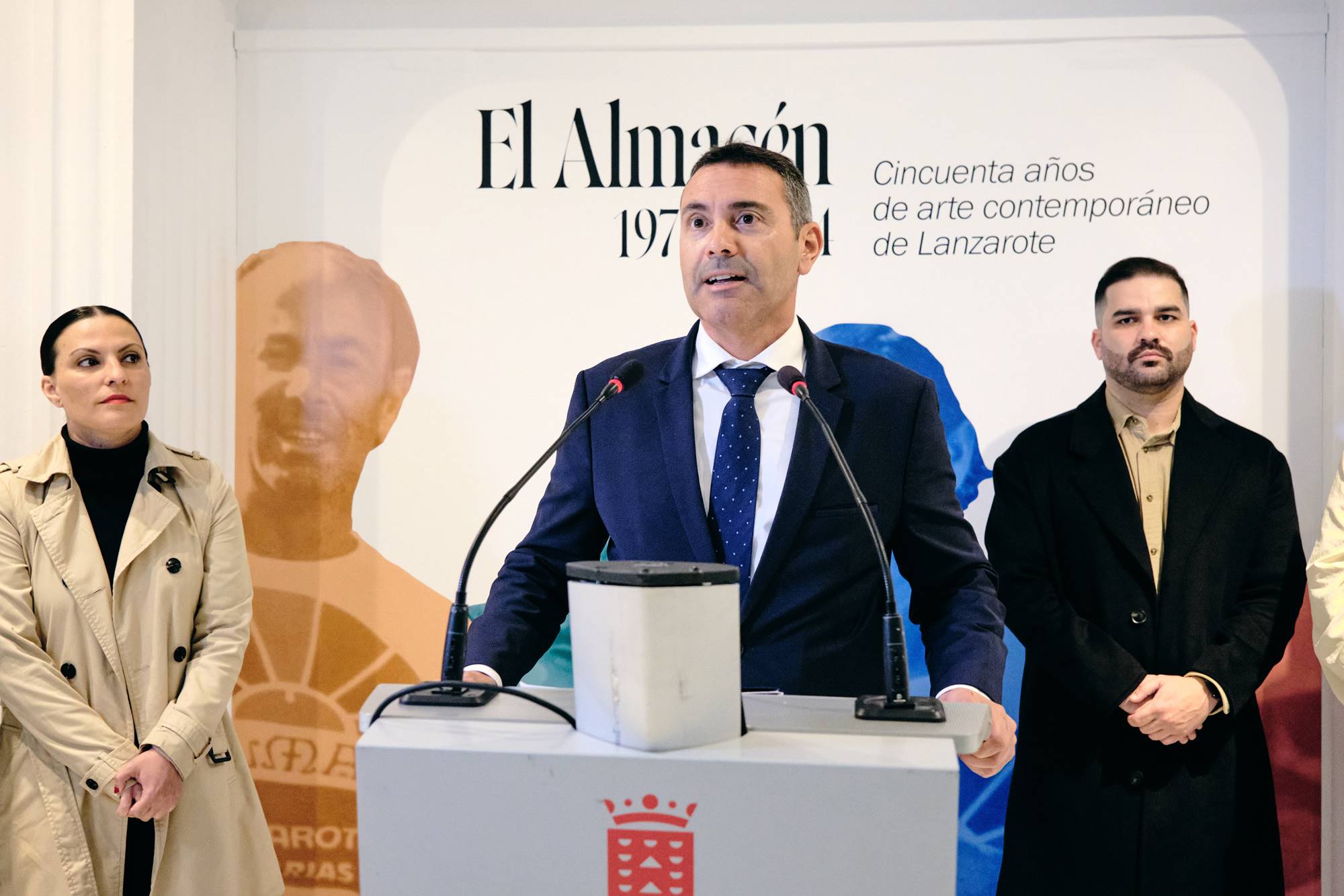 El Almacén celebra medio siglo de vida con una inauguración multitudinaria de una exposición 