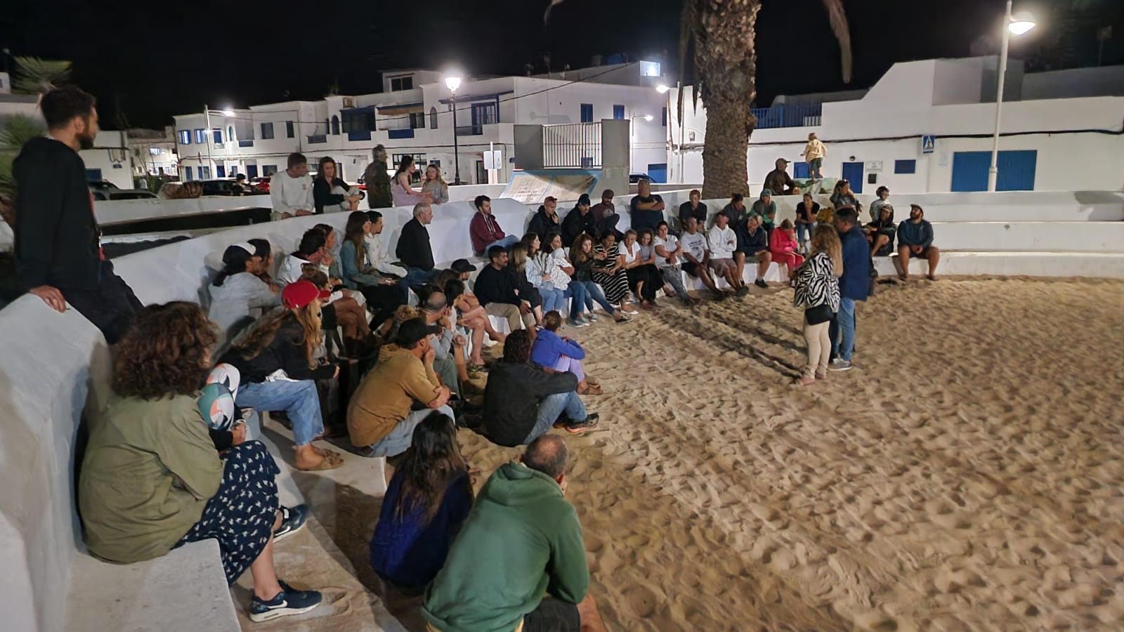 Reunión con vecinos de Caleta de Famara