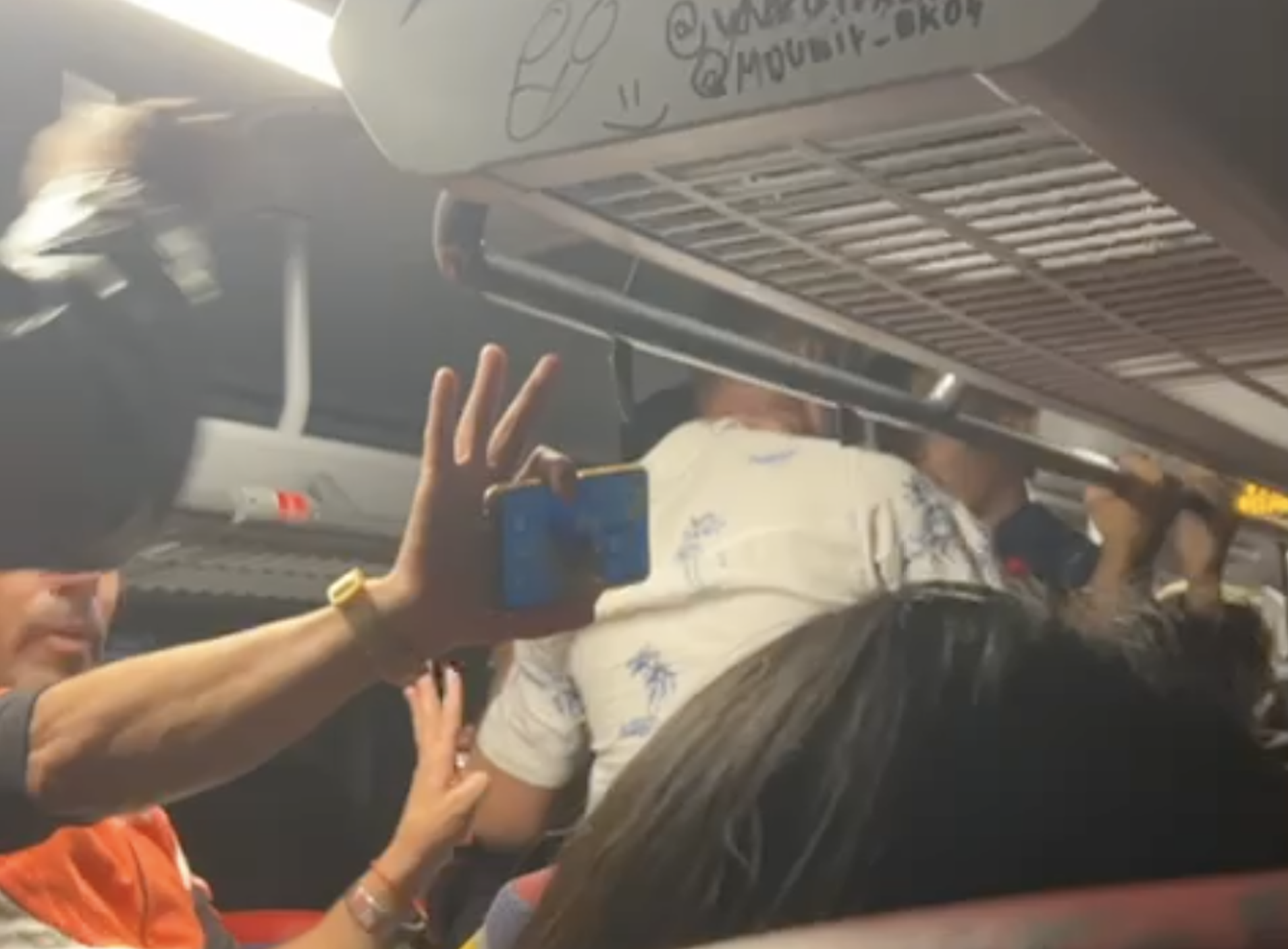 Altercado en una guagua hacia Tinajo: "Moro de mierda"