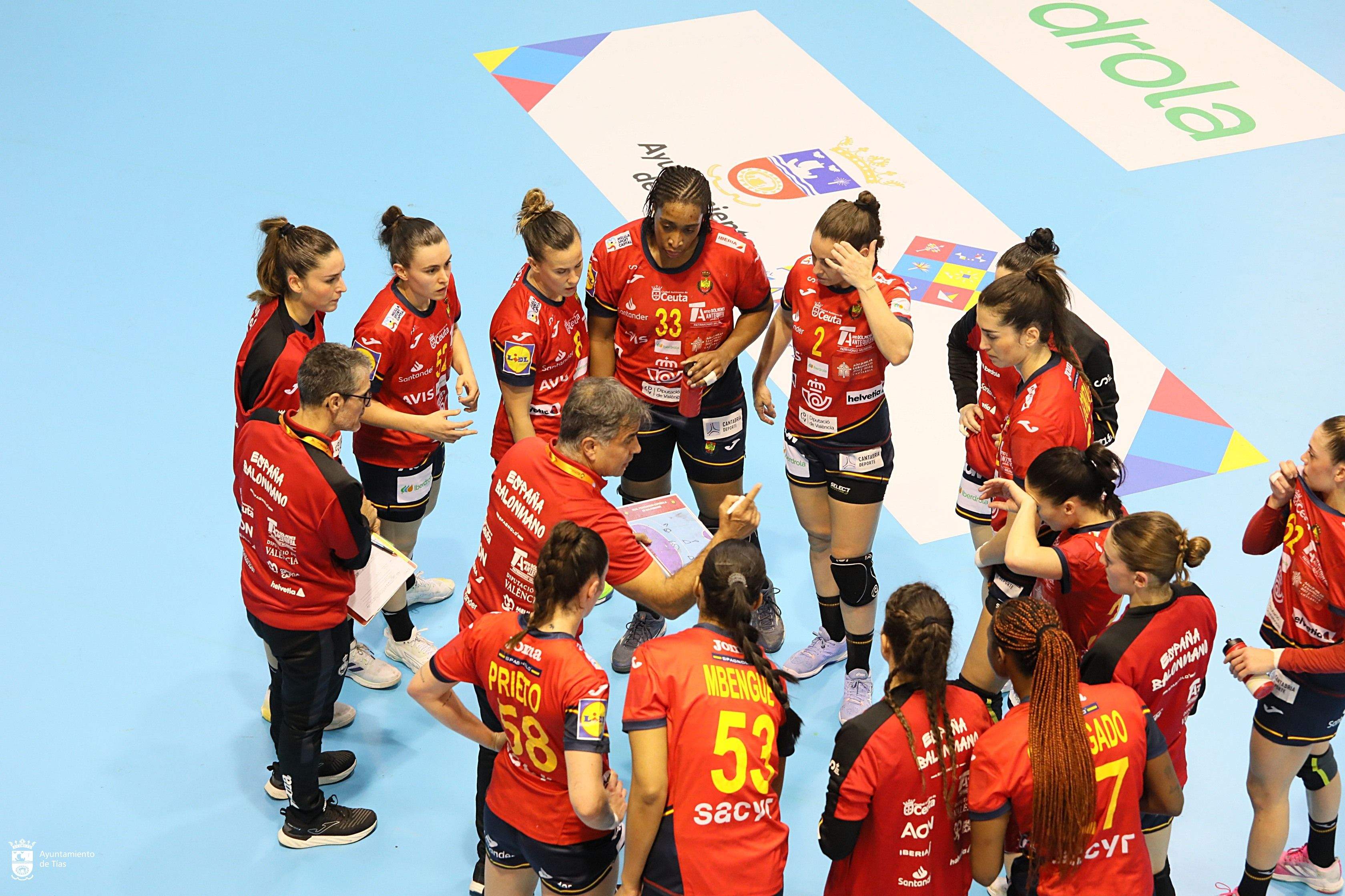 La Federación Española de Balonmano se impone al Macedonia del Norte en el encuentro celebrado en Tías