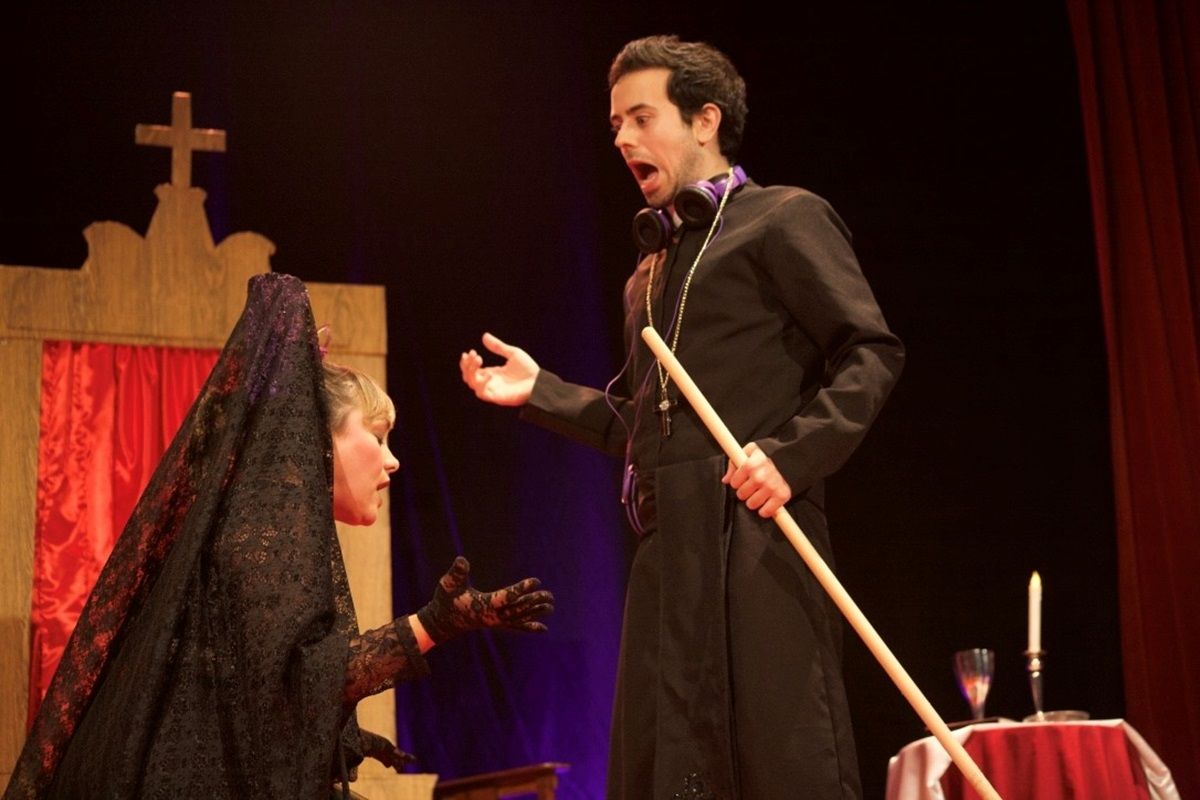 Escena de la obra 'El secreto del Padre Cito' 