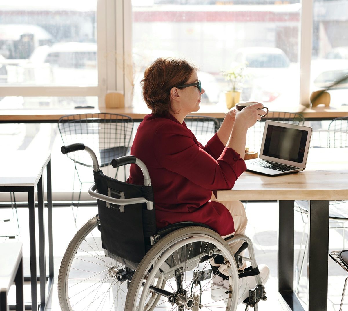 Persona con discapacidad trabajando