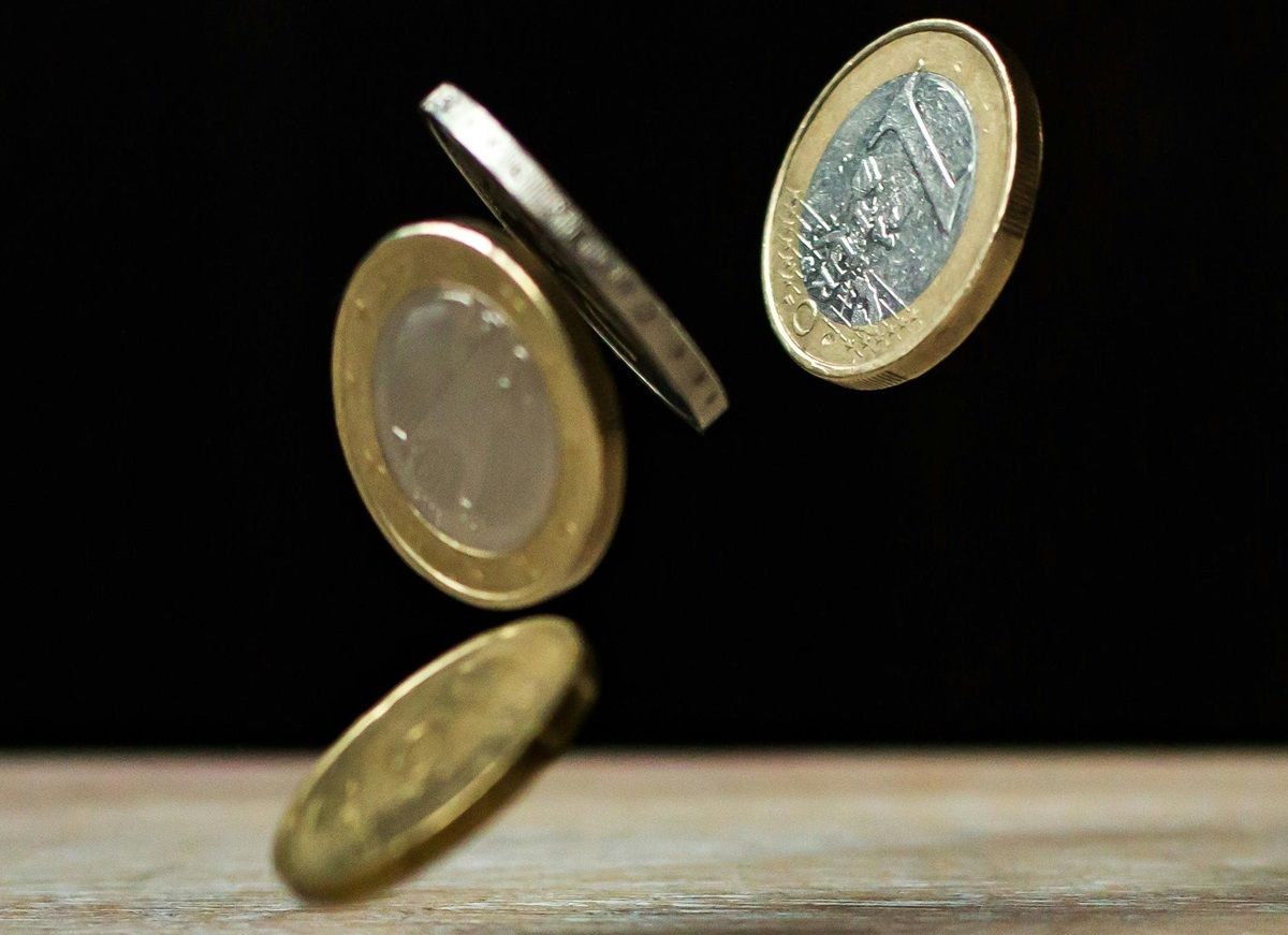 Dinero Dinero