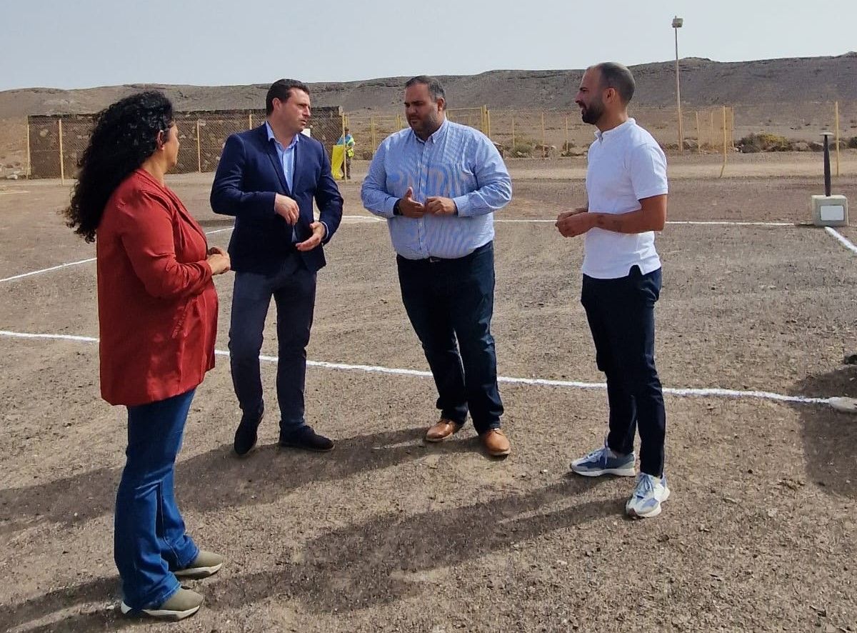 Samuel Martín, Óscar Noda, Daniel Medina y Agueda Cedrés en el Área de Acampada de Papagayo