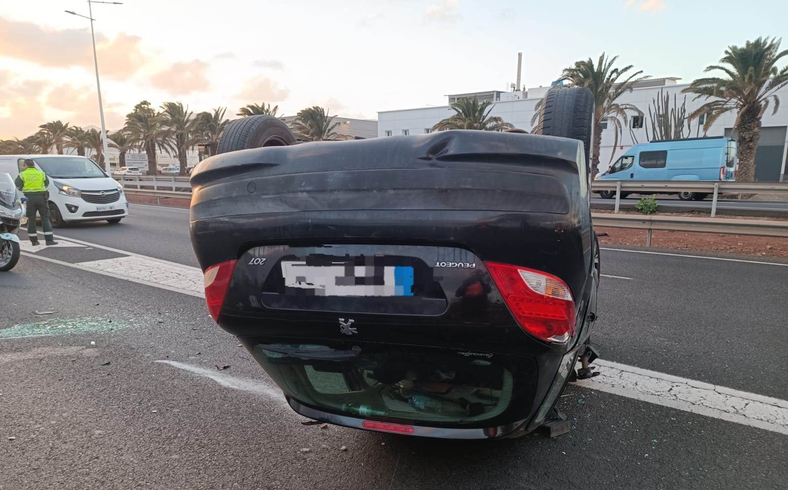 Vuelco en la autovía a la altura de Playa Honda 