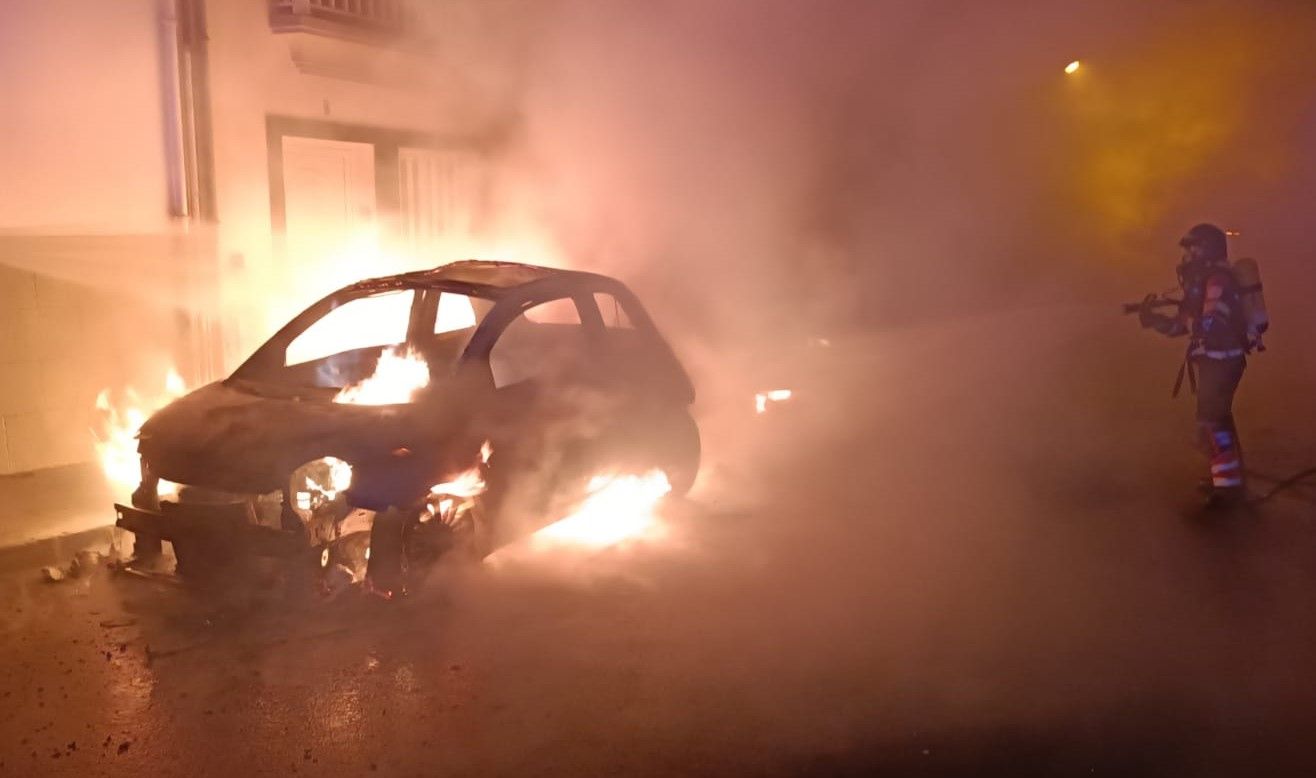Incendio de vehículos en Arrecife
