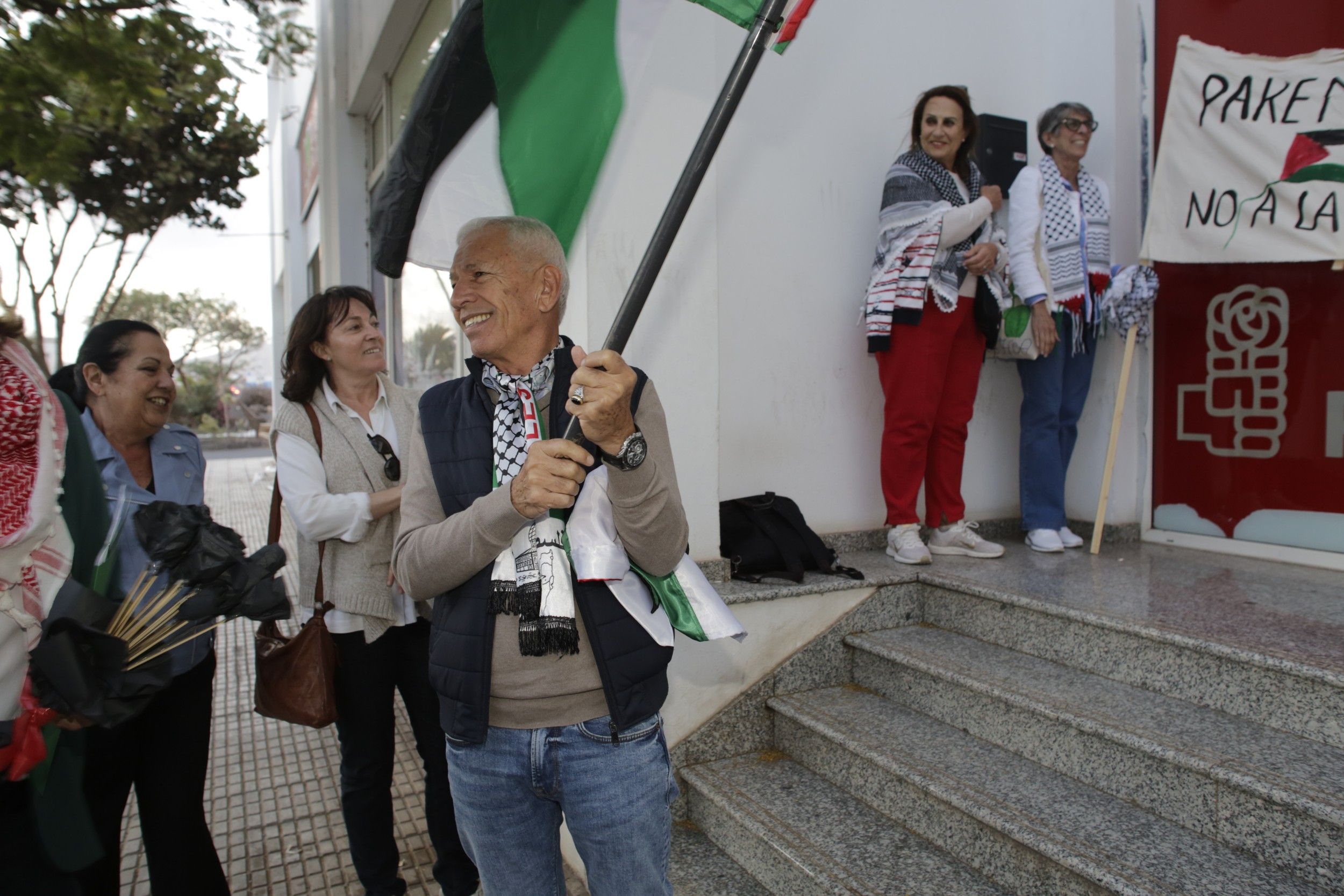Manifestación por Palestina frente a la sede del PSOE. Fotos: Juan Mateos. Manifestación por Palestina frente a la sede del PSOE. Fotos: Juan Mateos.
