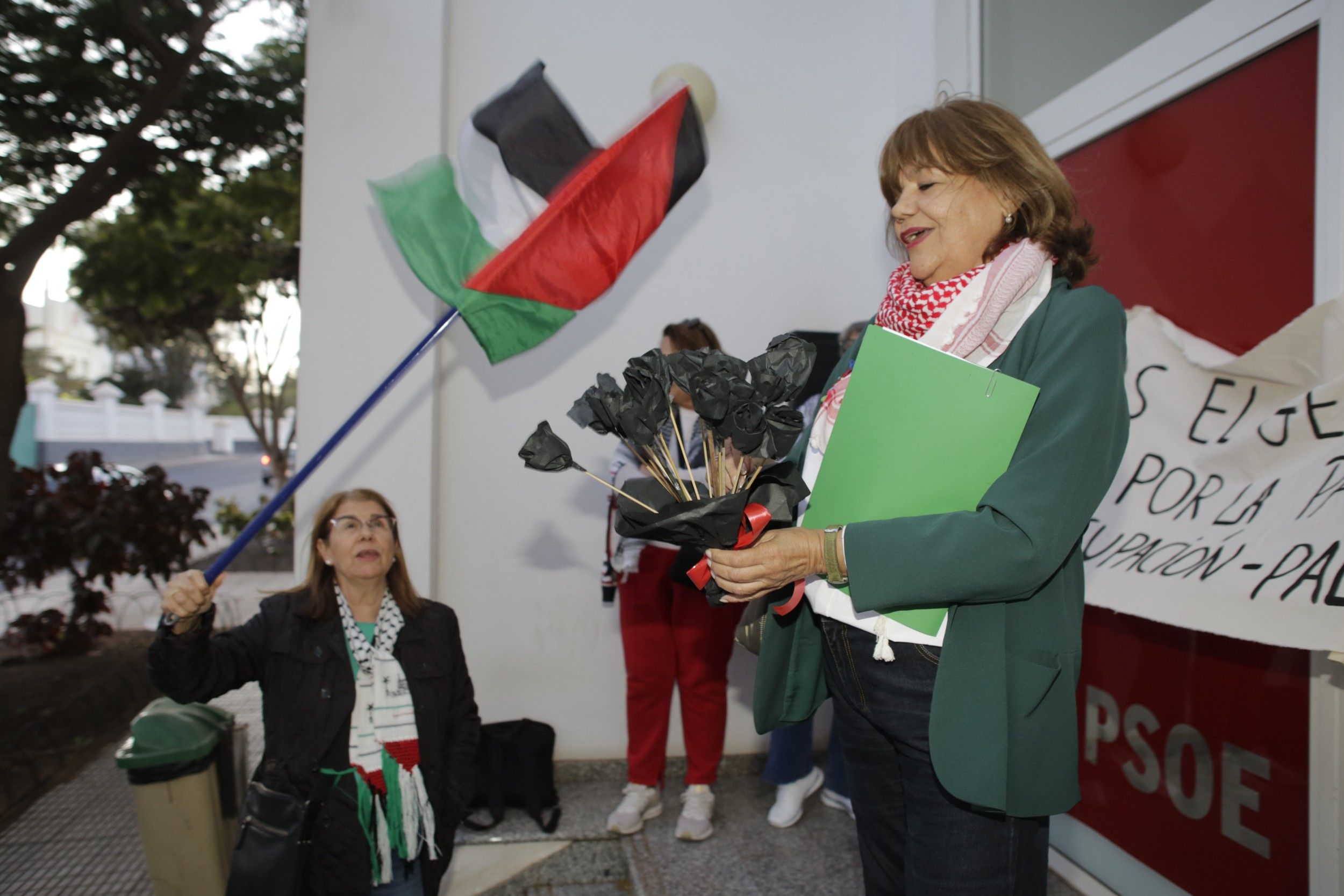 Manifestación por Palestina frente a la sede del PSOE. Fotos: Juan Mateos. Manifestación por Palestina frente a la sede del PSOE. Fotos: Juan Mateos.