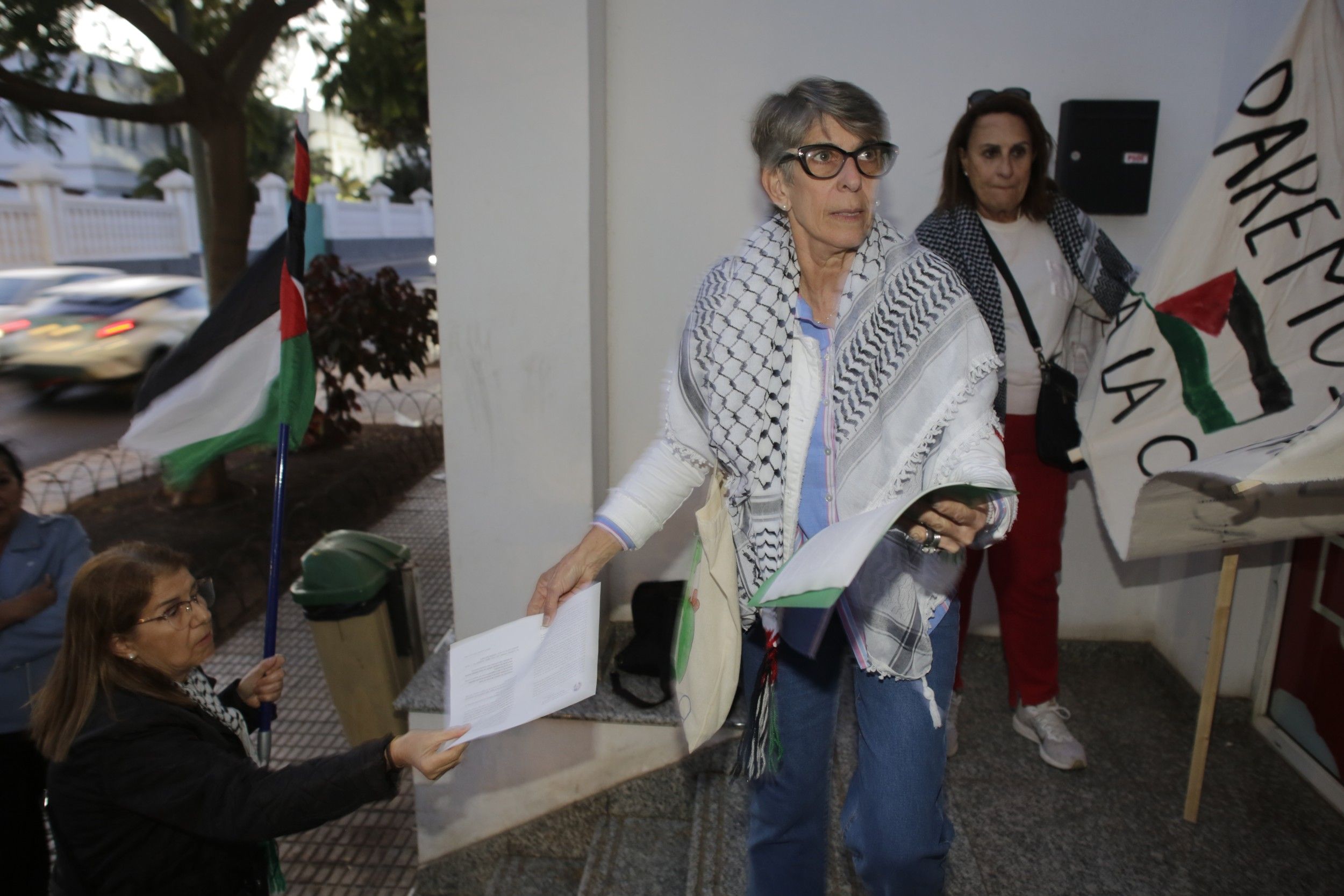 Manifestación por Palestina frente a la sede del PSOE. Fotos: Juan Mateos. Manifestación por Palestina frente a la sede del PSOE. Fotos: Juan Mateos.
