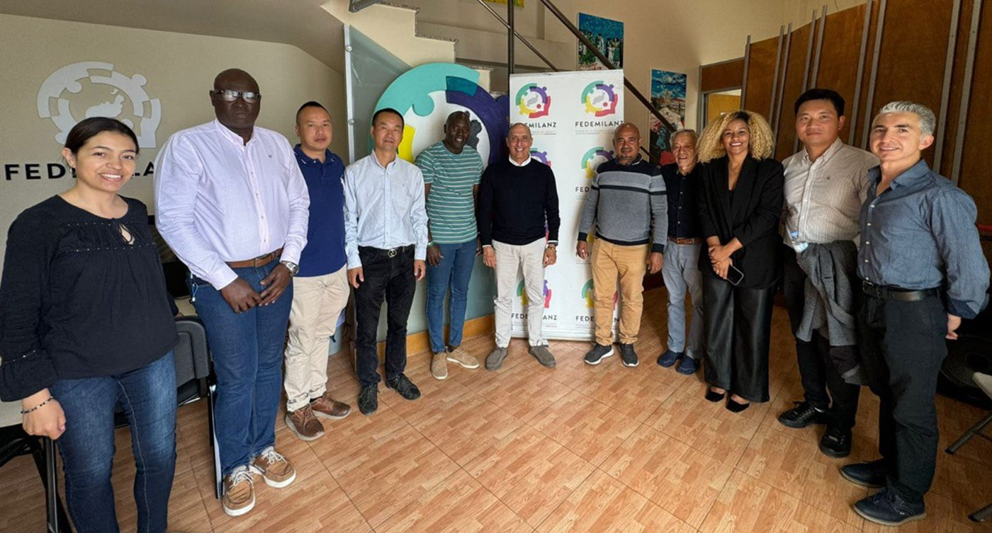 Reunión entre Pedro Viera y los miembros de la Federación de Asociaciones de Migrantes en Lanzarote