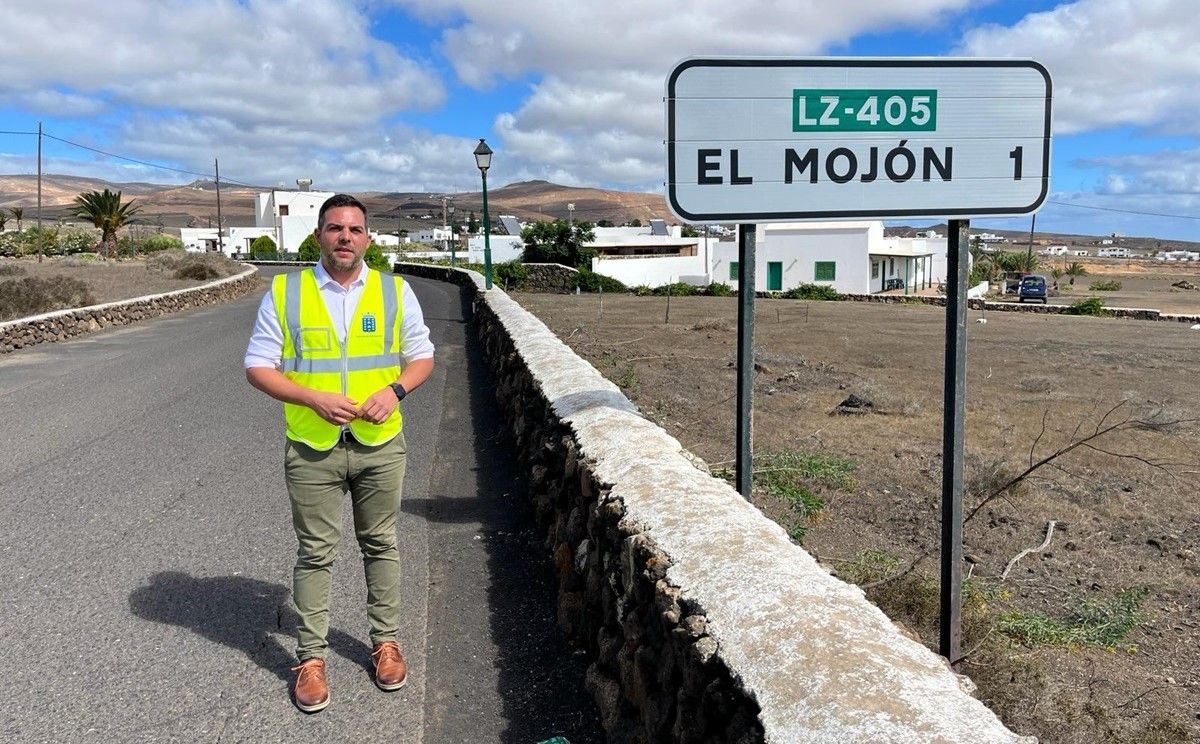 El vicepresidente y consejero de Obras Públicas, Jacobo Medina