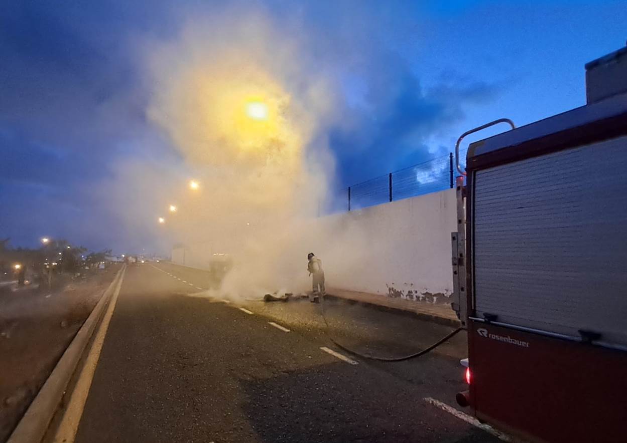 Incendio de contenedores en Arrecife