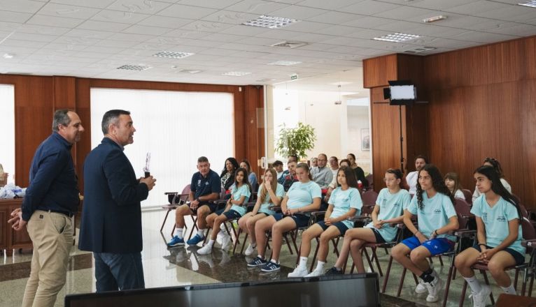3.26.2024 RECIBIMIENTO PRESIDENTE A SELECCIÓN LANZAORTE FUTBOL SALA FEMENINO 2
