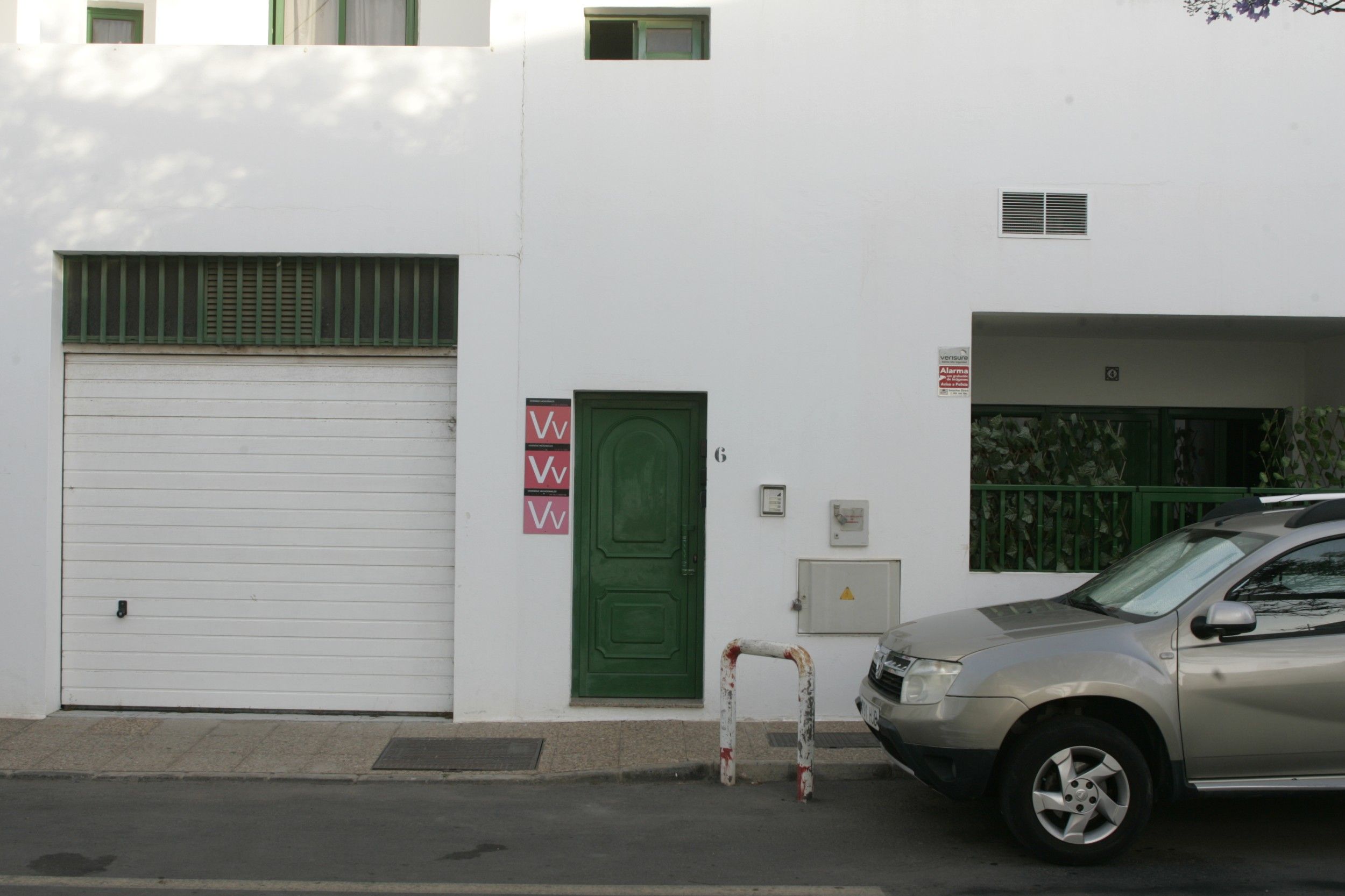 Una de las viviendas vacacionales ofertadas en Playa Blanca, Yaiza. Foto: Juan Mateos.