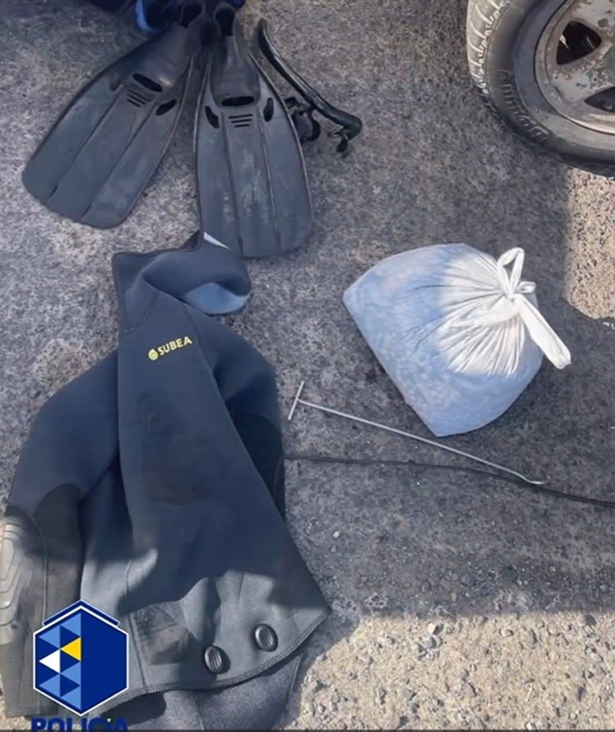 El material de pesca requisado al detenido en Arrecife (Vía: Policía Local)