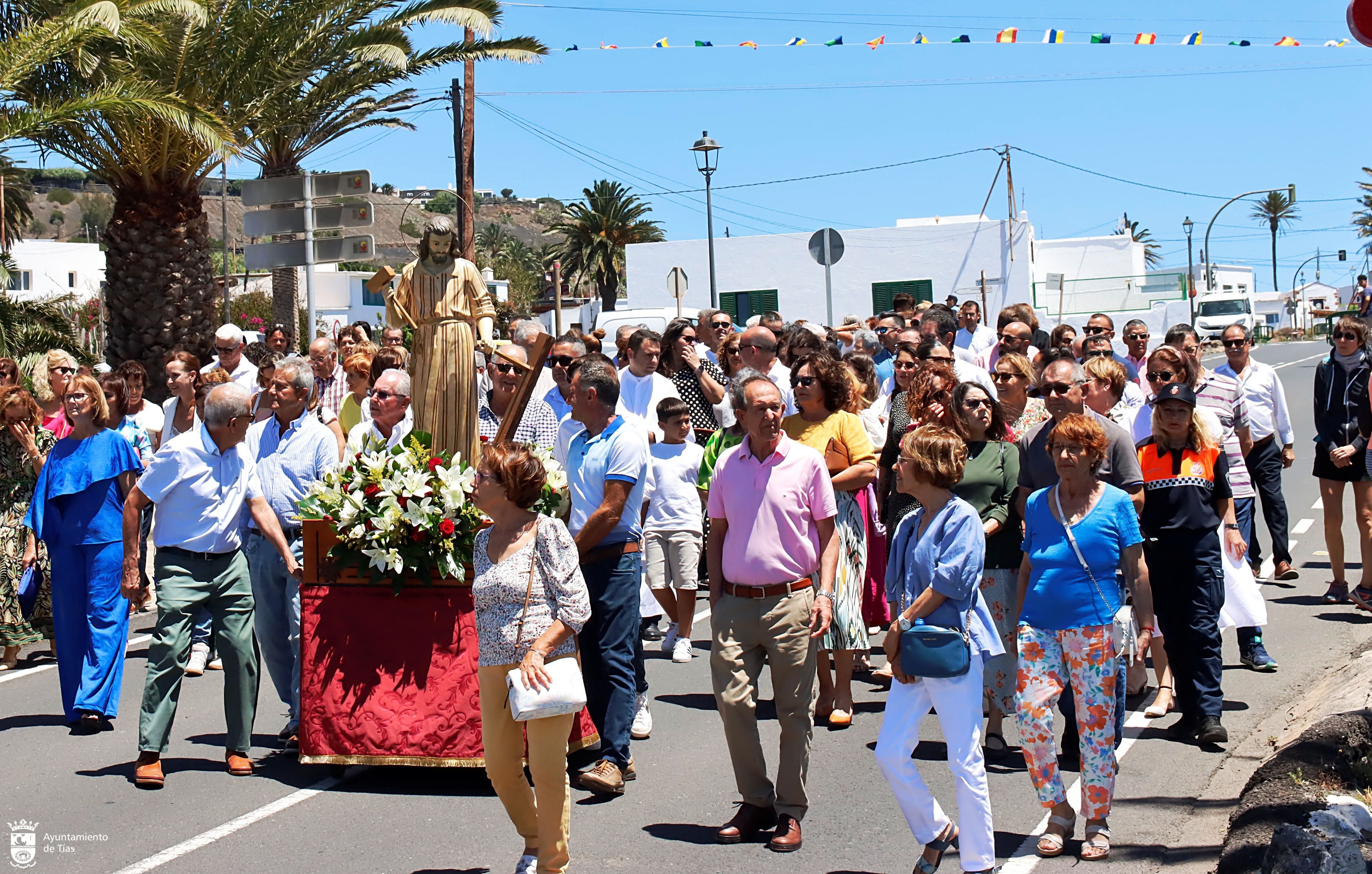 Un momento de la procesión de las fiestas de La Asomada en Tías. Foto: Ayuntamiento de Tías. 