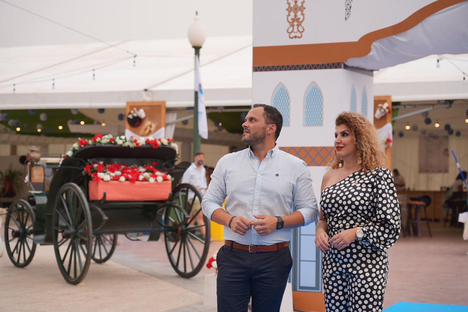 Feria de Abril de Arrecife. El alcalde de Arrecife, Yonathan de León, y la concejala de Turismo, Eli Merino Feria de Abril de Arrecife. El alcalde de Arrecife, Yonathan de León, y la concejala de Turismo, Eli Merino