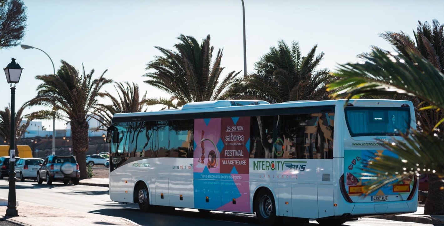 Guagua de Intercity Lanzarote. Transporte público interurbano. Imagen: Arrecife Bus