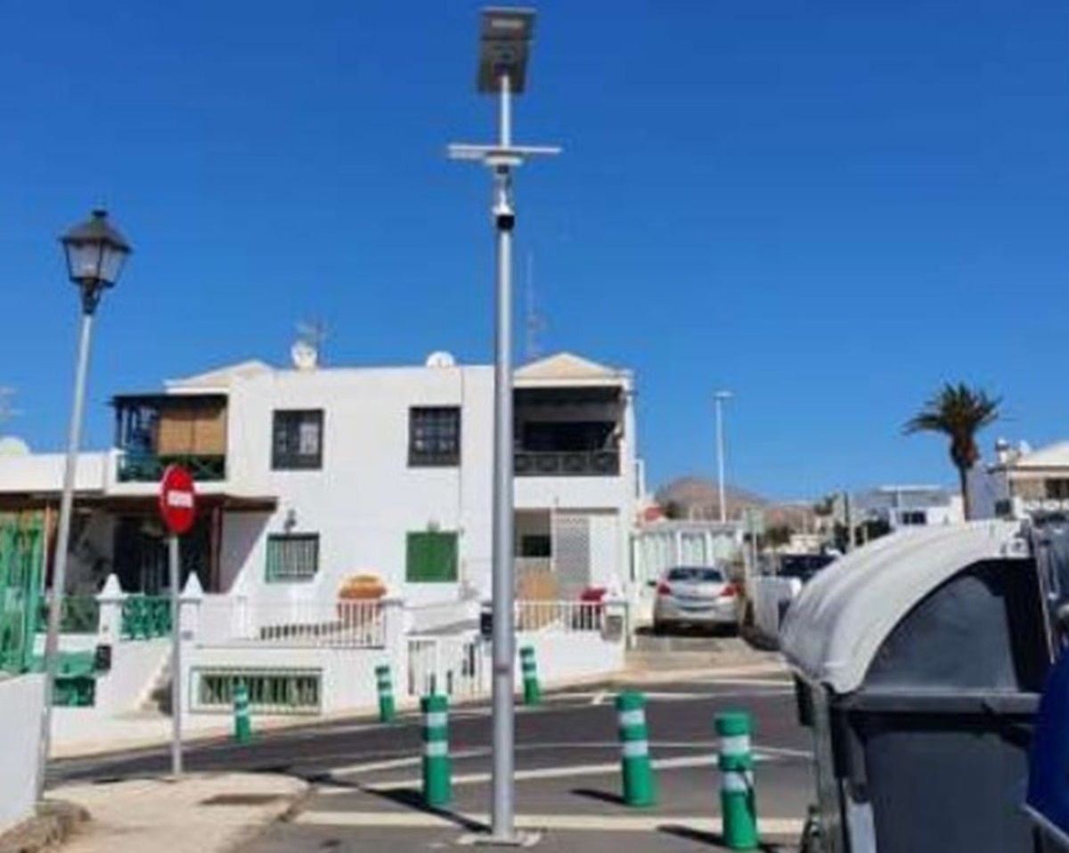 Cámara de videovigilancia en las compactadoras de residuos en Puerto del Carmen