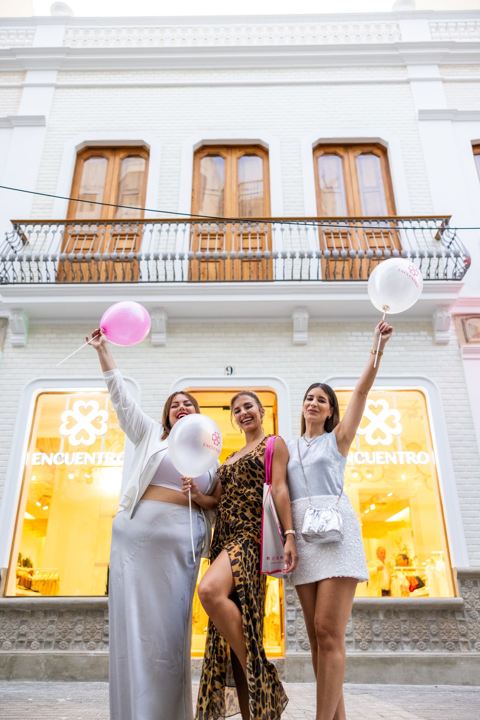 Reinauguración de Encuentro Modas en la calle Real de Arrecife