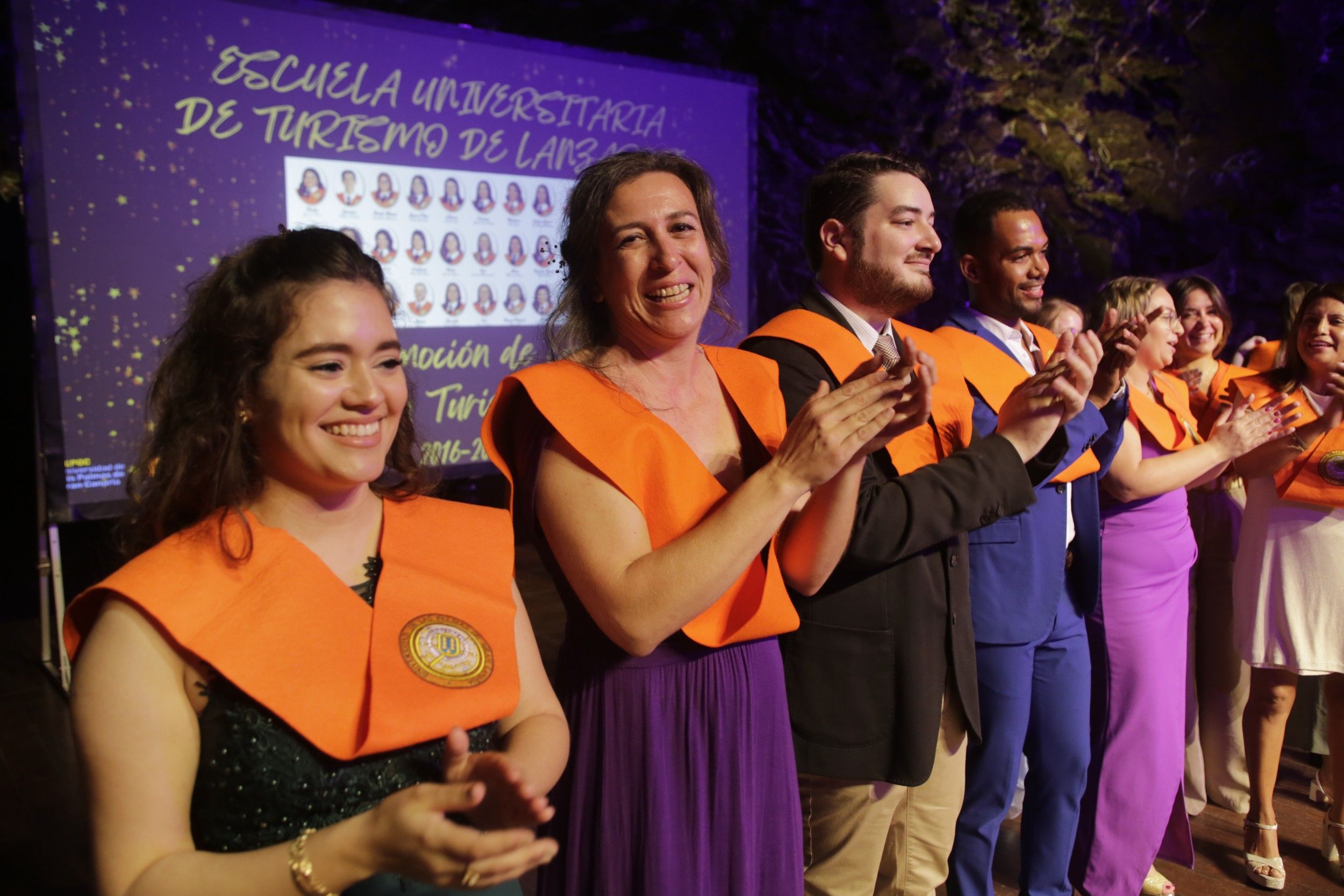 Graduación de los estudiantes de Turismo en Jameos (Fotos: Juan Mateos)