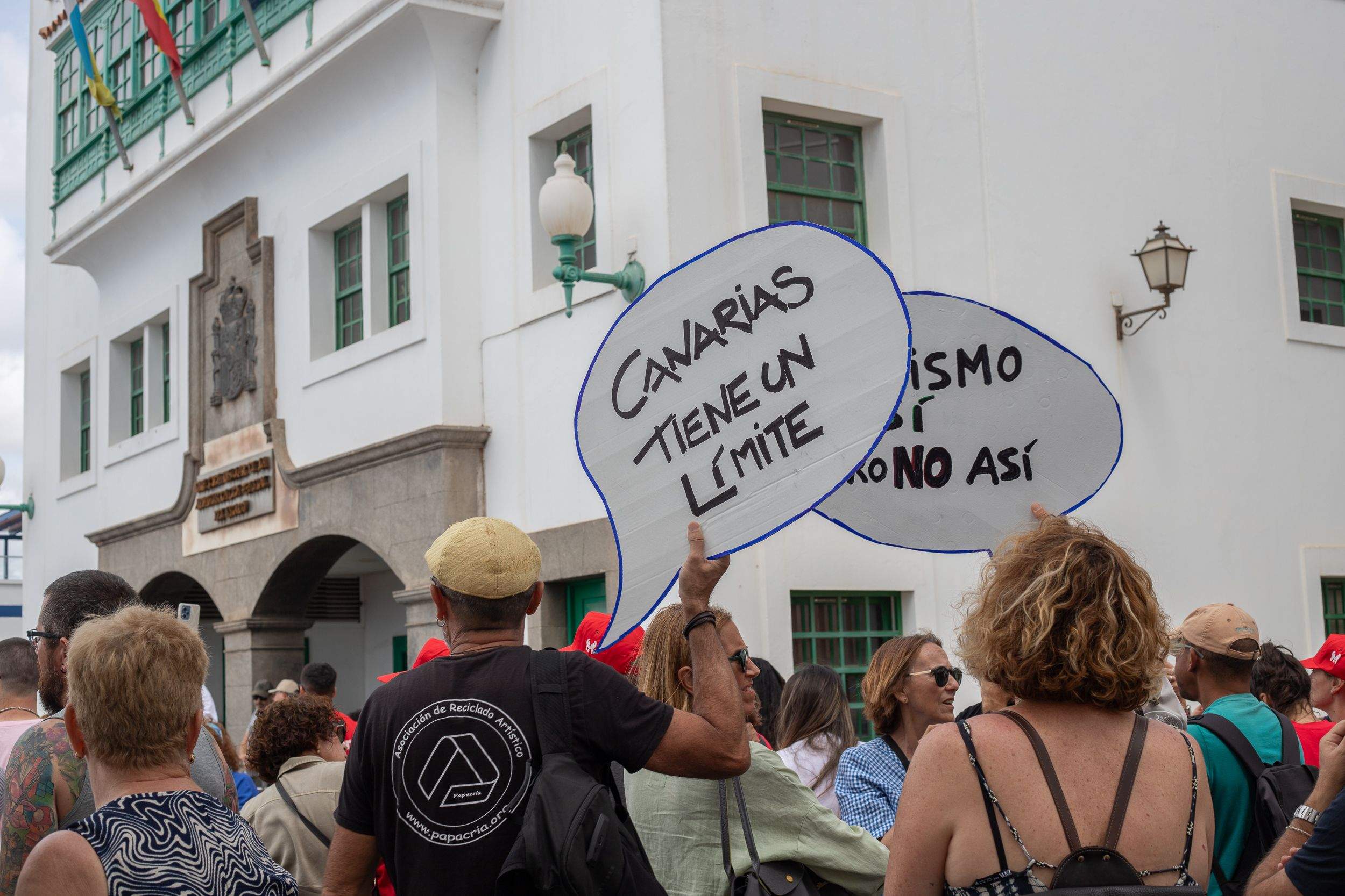 Manifestación del 20 de abril contra la masificación turística en Lanzarote. Foto: Andrea Domínguez.