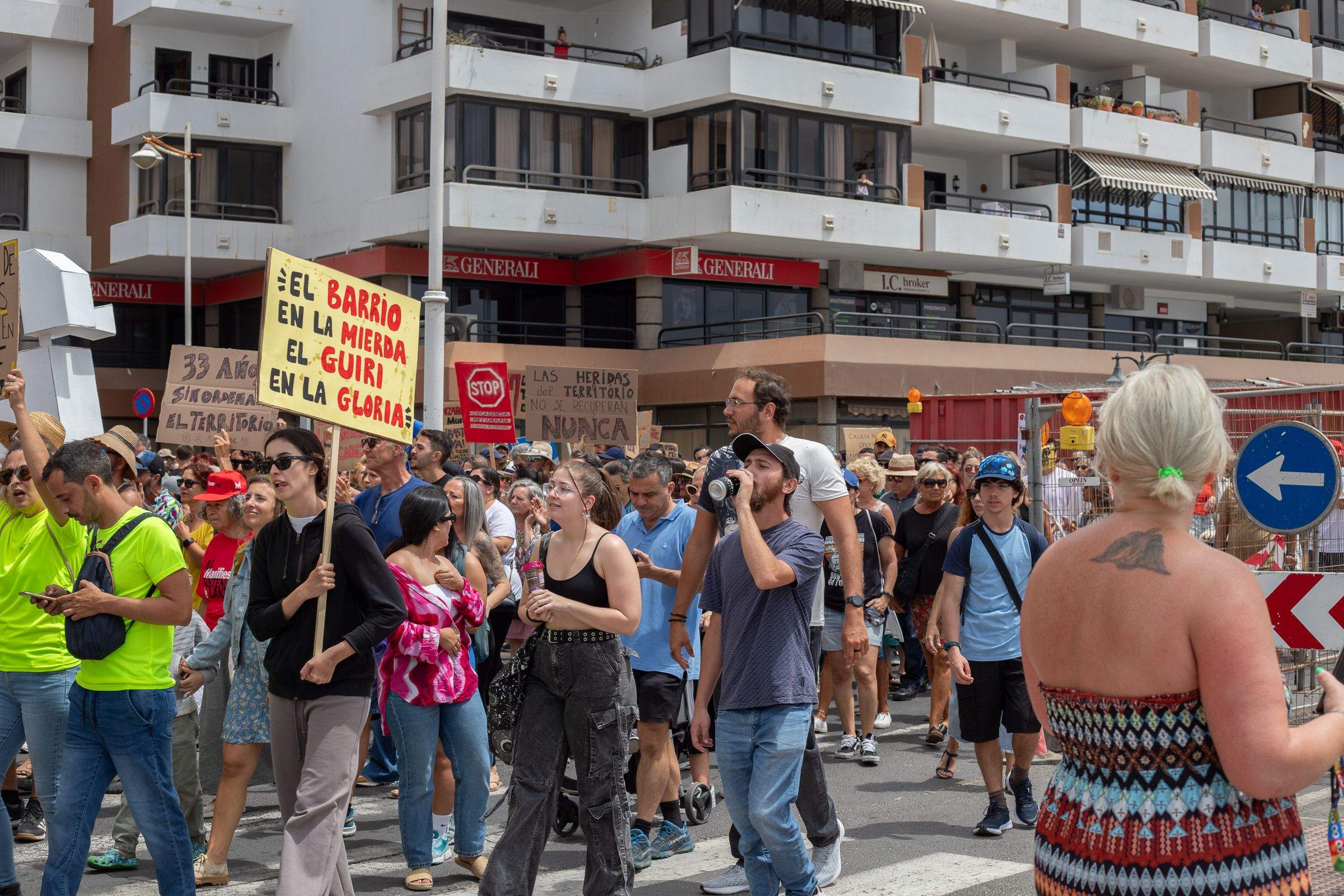 Manifestación del 20 de abril contra la masificación turística en Lanzarote. Foto: Andrea Domínguez.