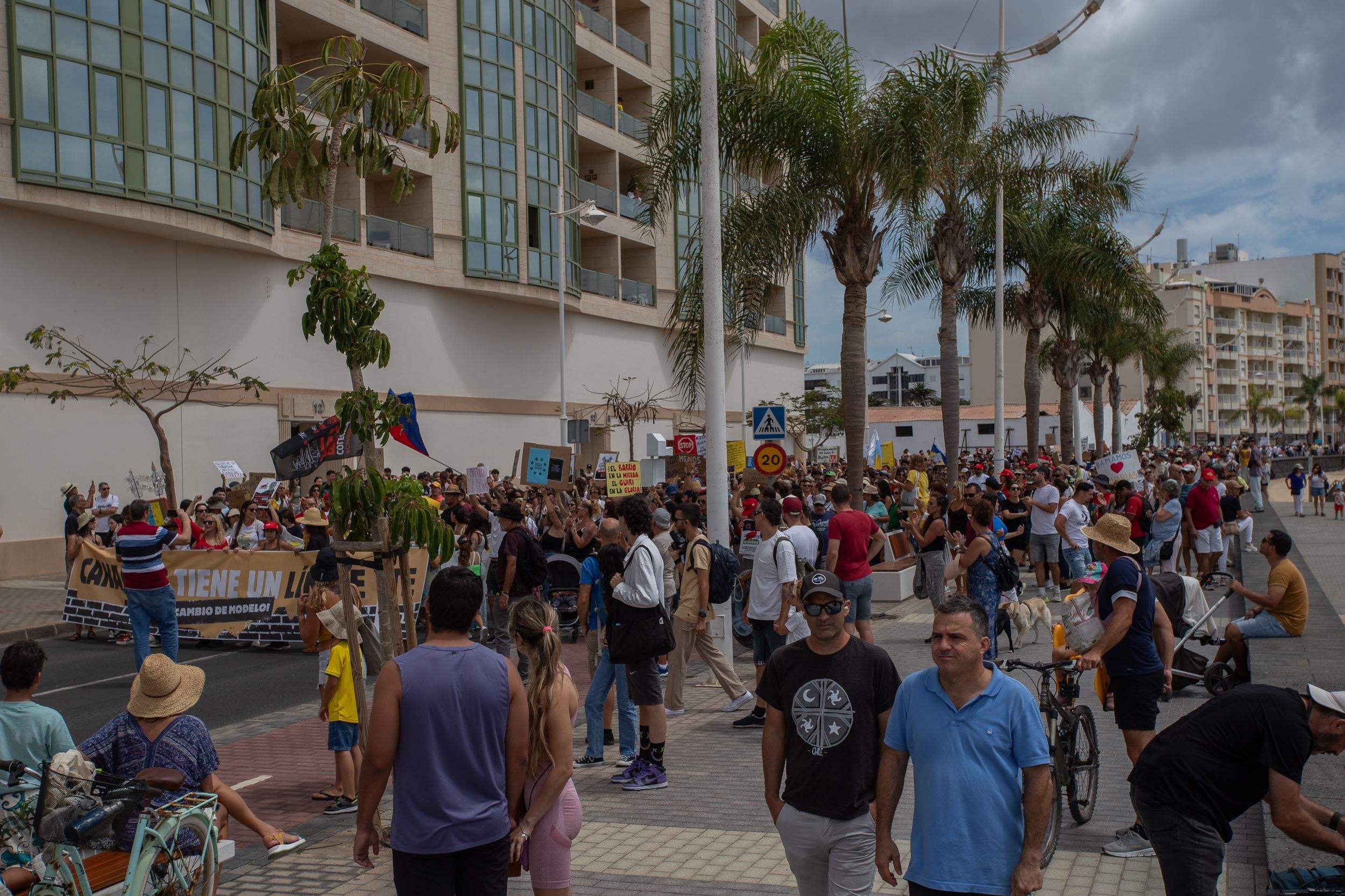 Manifestación del 20 de abril contra la masificación turística en Lanzarote. Foto: Andrea Domínguez.