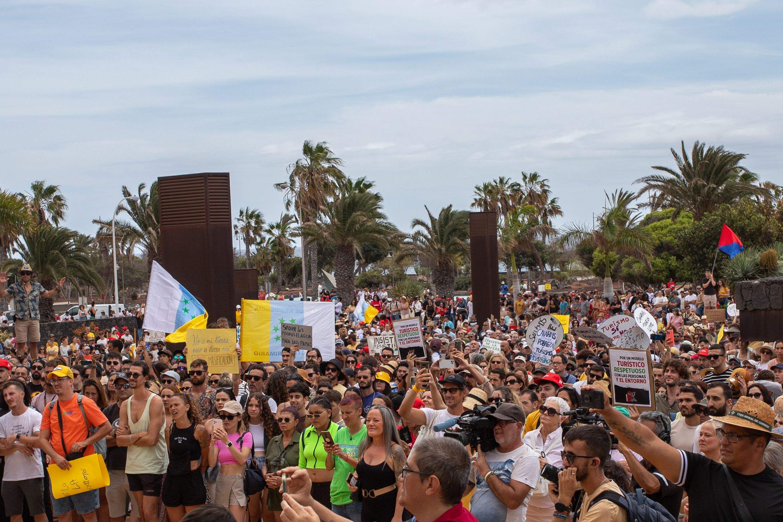 Manifestación del 20 de abril contra la masificación turística en Lanzarote. Foto: Andrea Domínguez.