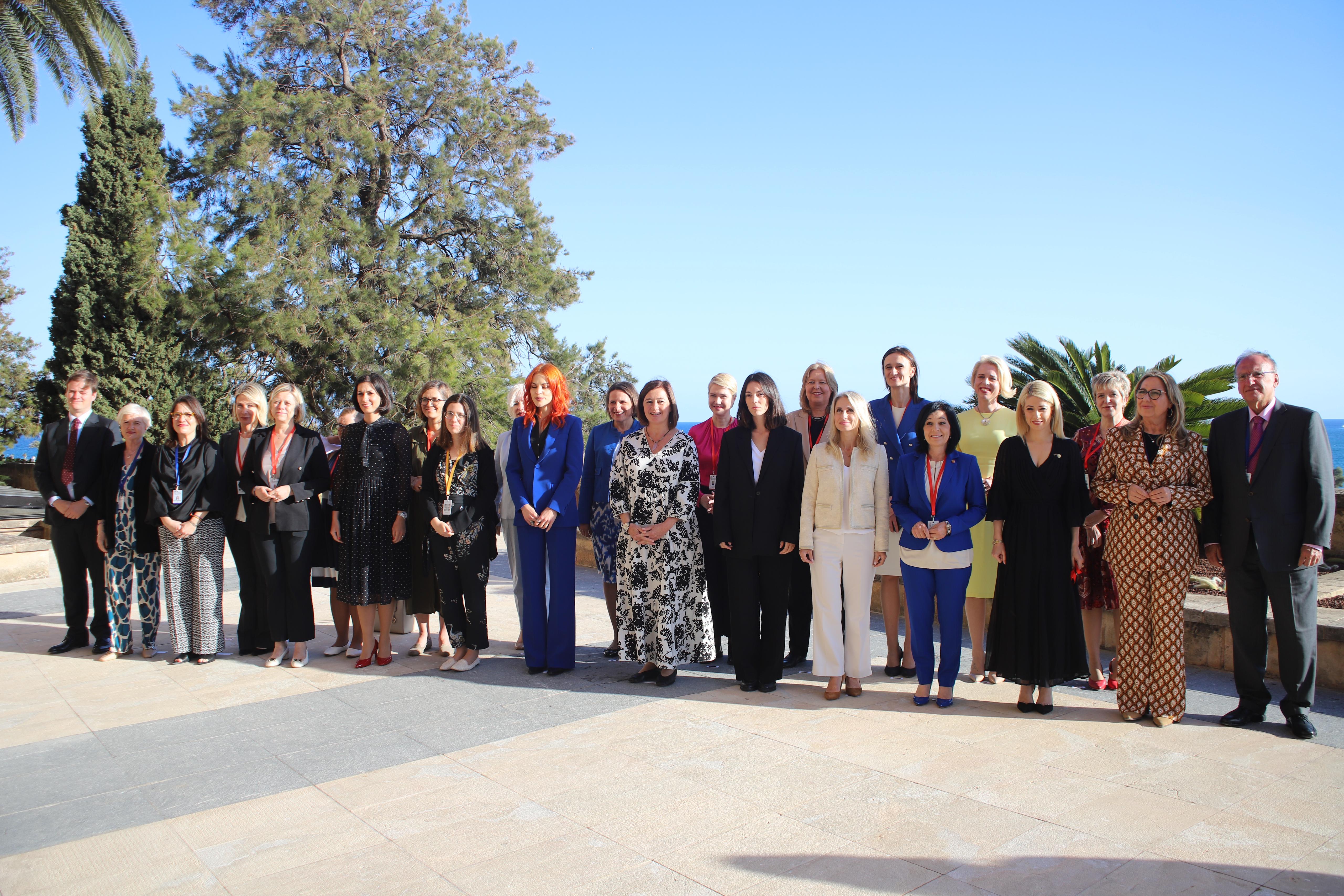 Conferencia de presidentes de UE Cumbre de mujeres parlamentarias