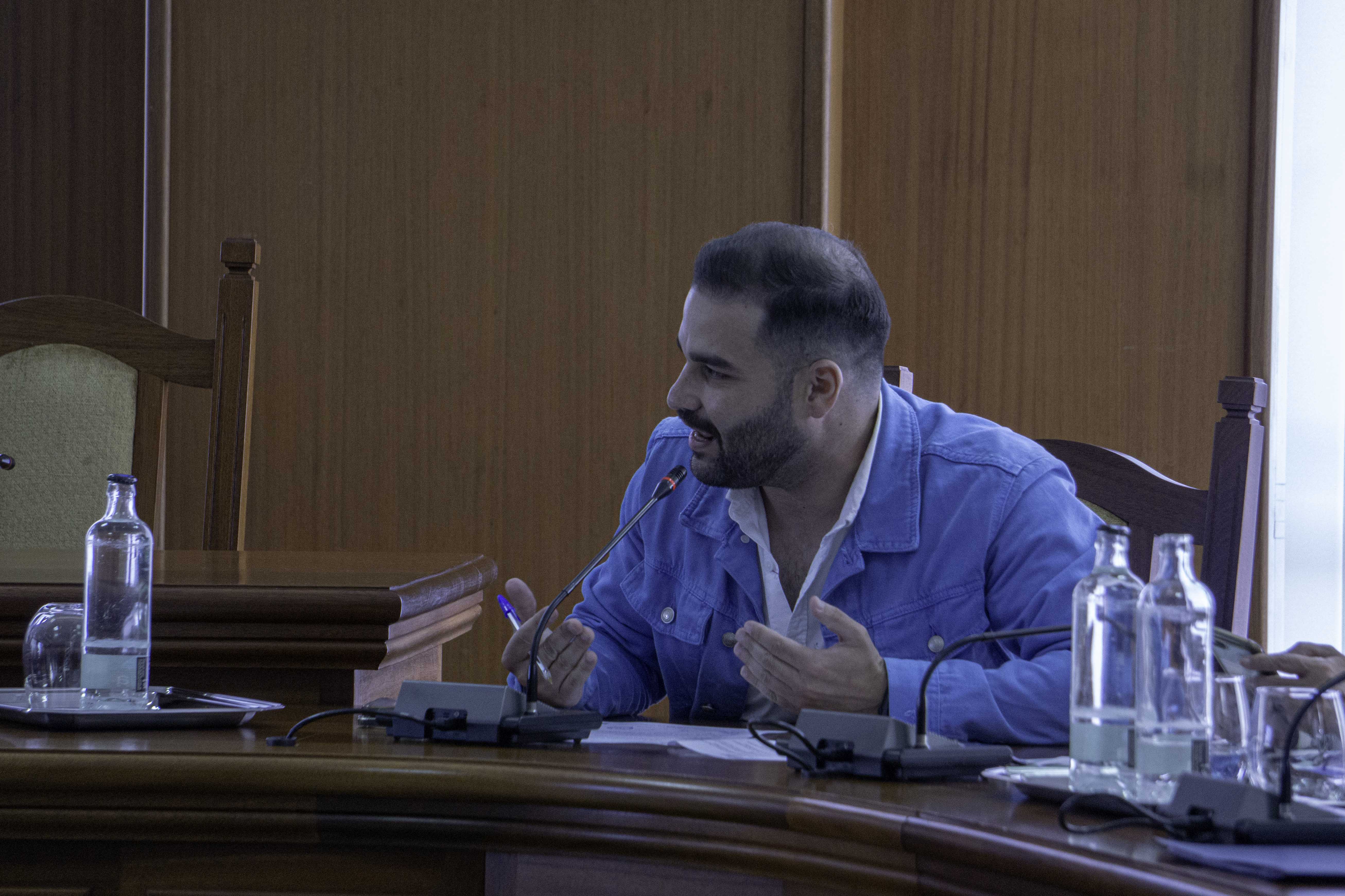 Jesús Machín durante la celebración en el pleno ordinario del Cabildo de Lanzarote.