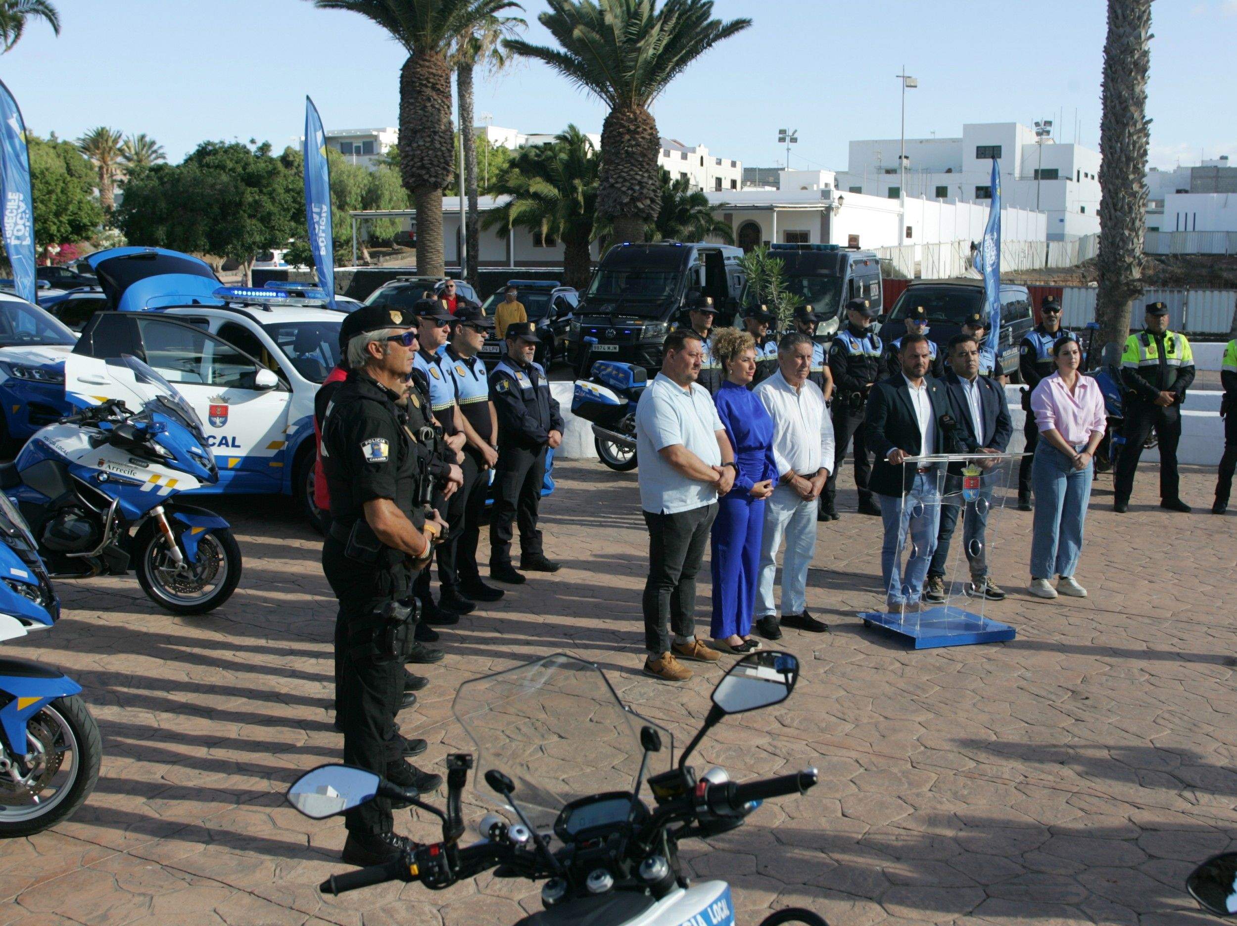Los nuevos vehículos de la Policía Local de Arrecife (Fotos: Juan Mateos) Los nuevos vehículos de la Policía Local de Arrecife (Fotos: Juan Mateos)